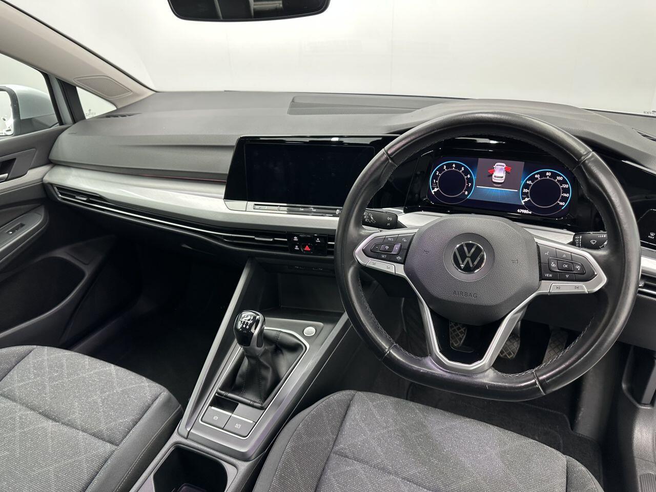 Volkswagen Golf - Image 17