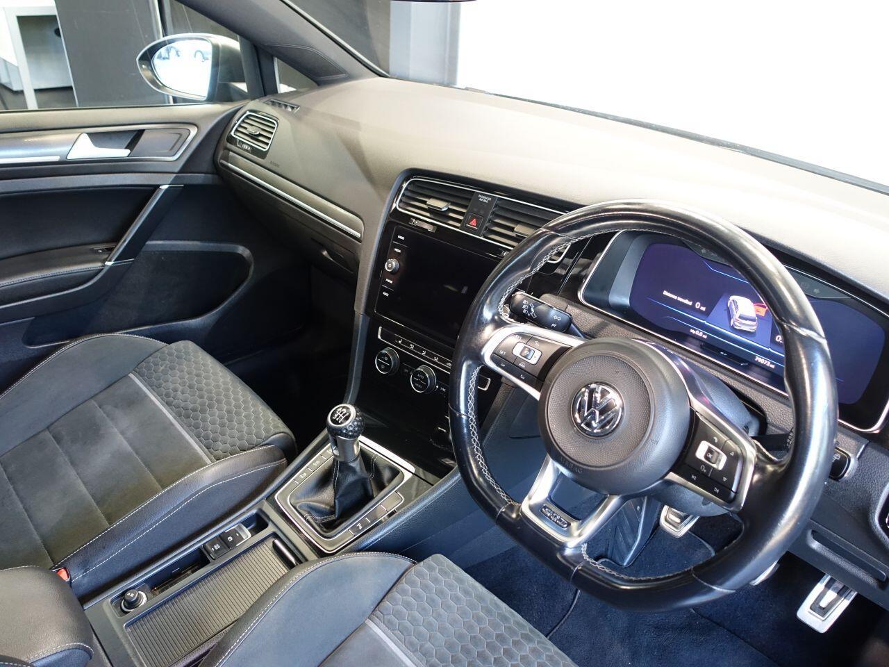 Volkswagen Golf - Image 3