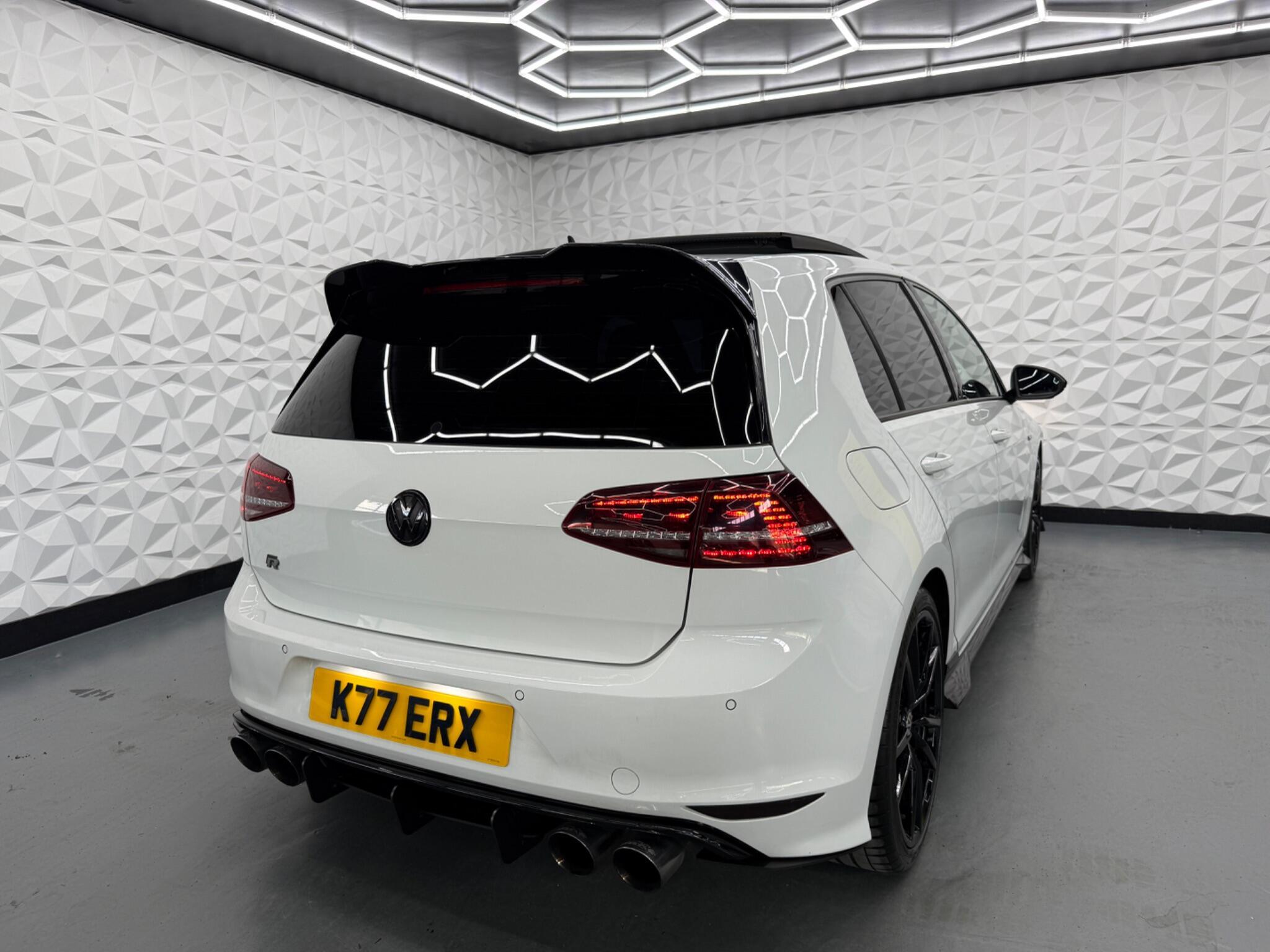 Volkswagen Golf - Image 19