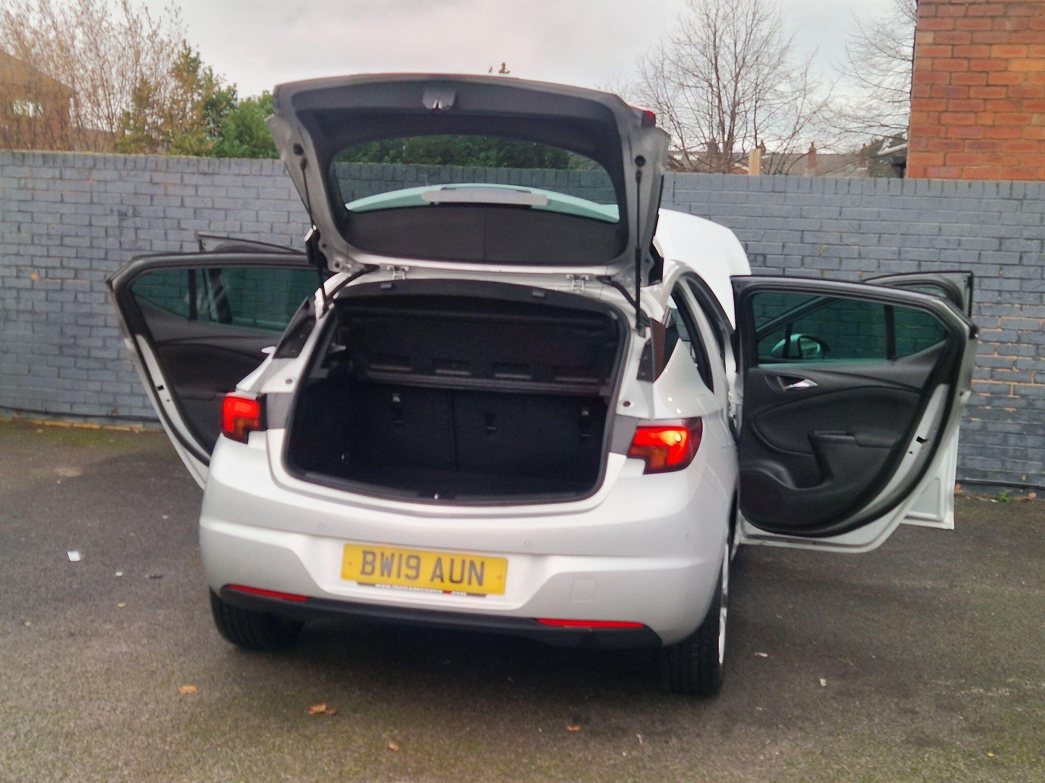 Vauxhall Astra - Image 20