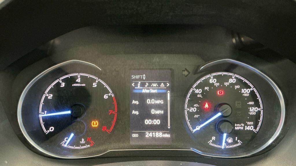 Toyota Yaris - Image 8