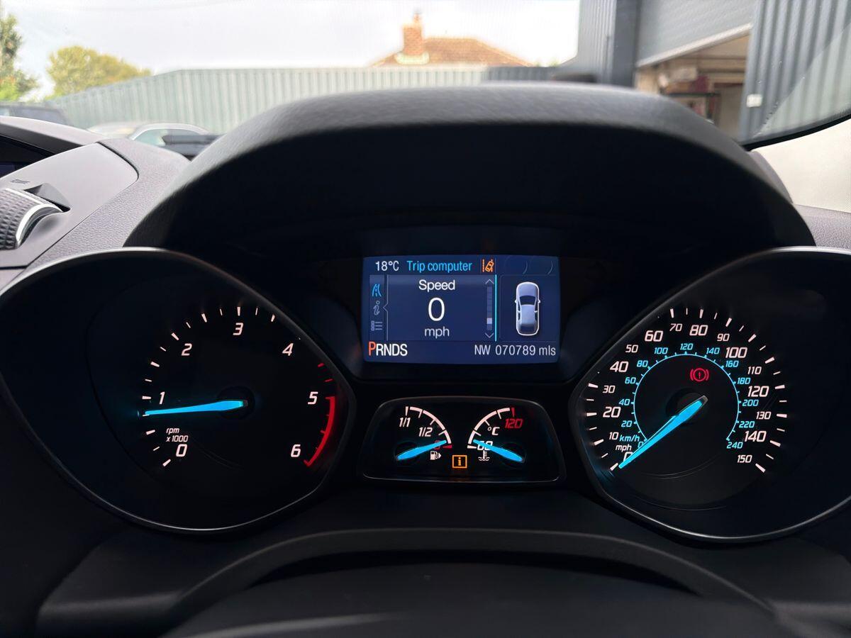 Ford Kuga - Image 12