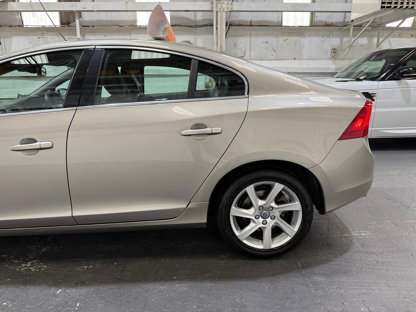 Volvo S60 - Image 14