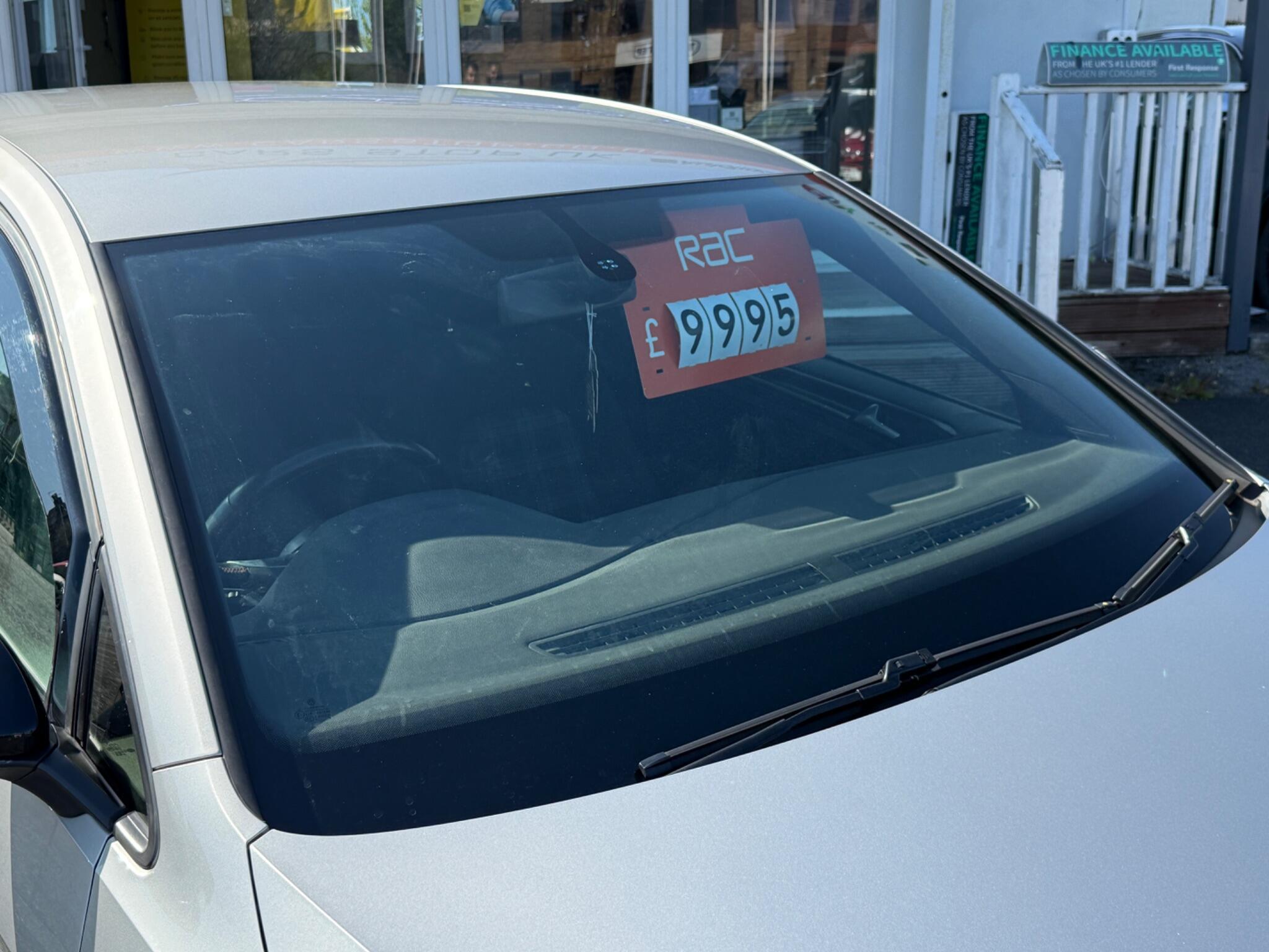 Volkswagen Golf - Image 5