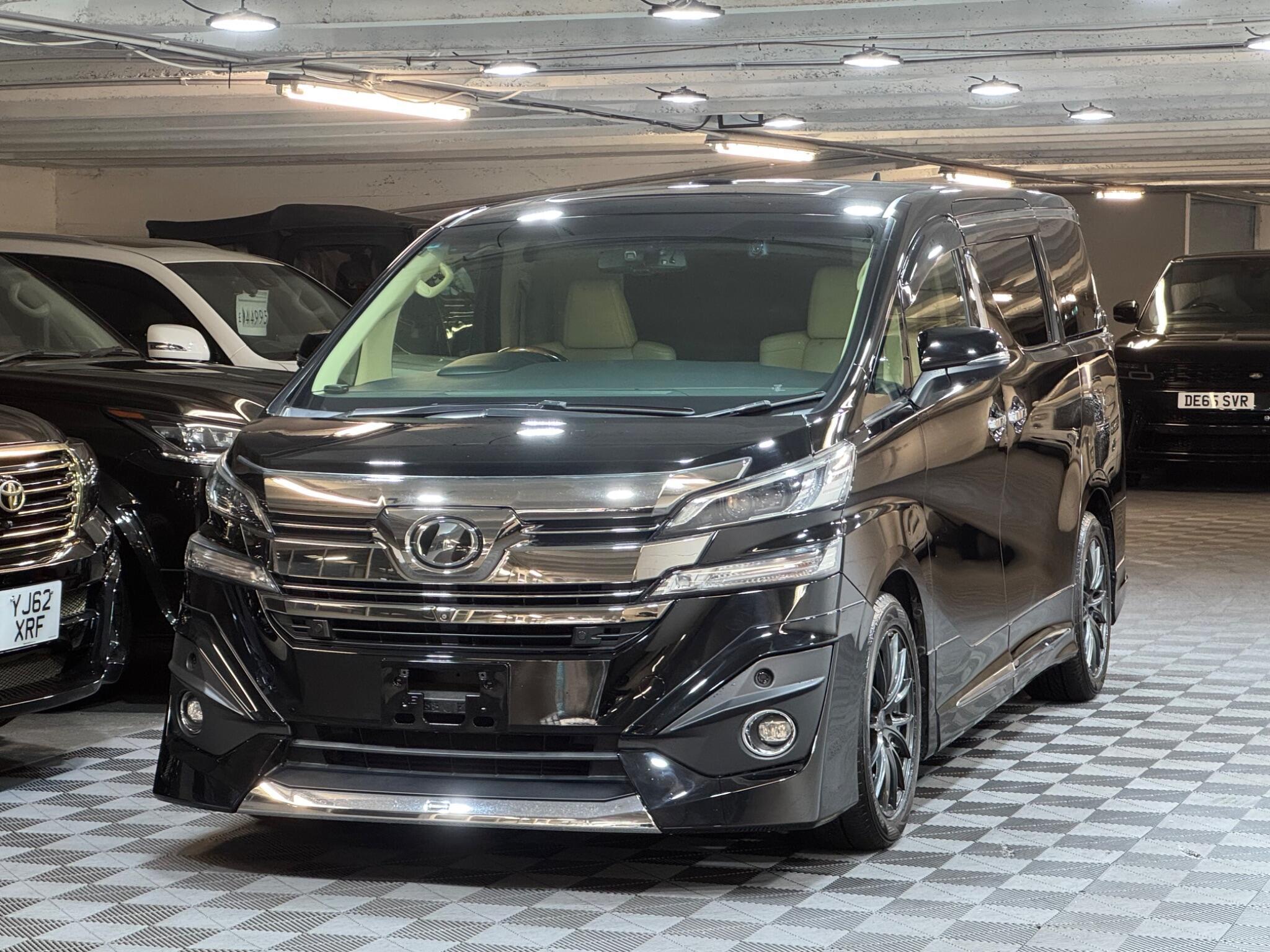 Toyota Vellfire - Image 6