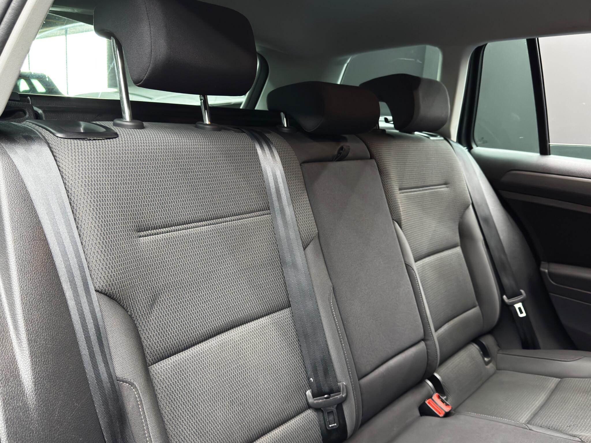 Volkswagen Golf - Image 14