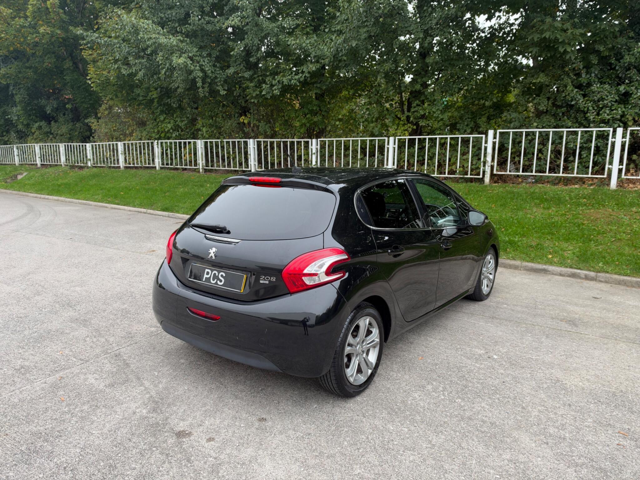 Peugeot 208 - Image 12