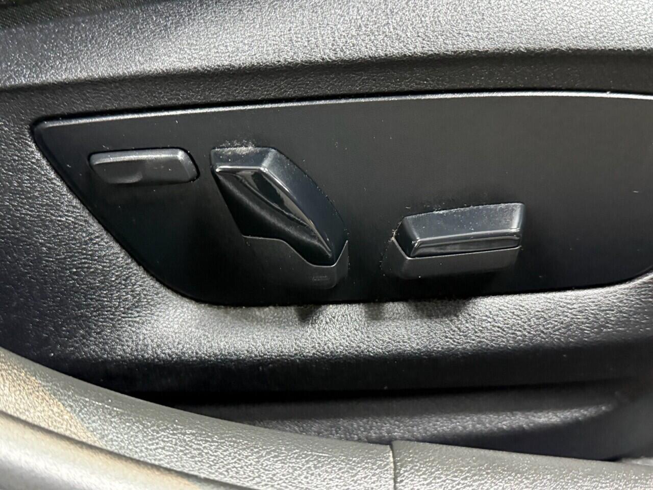 BMW 5 Series - Image 19