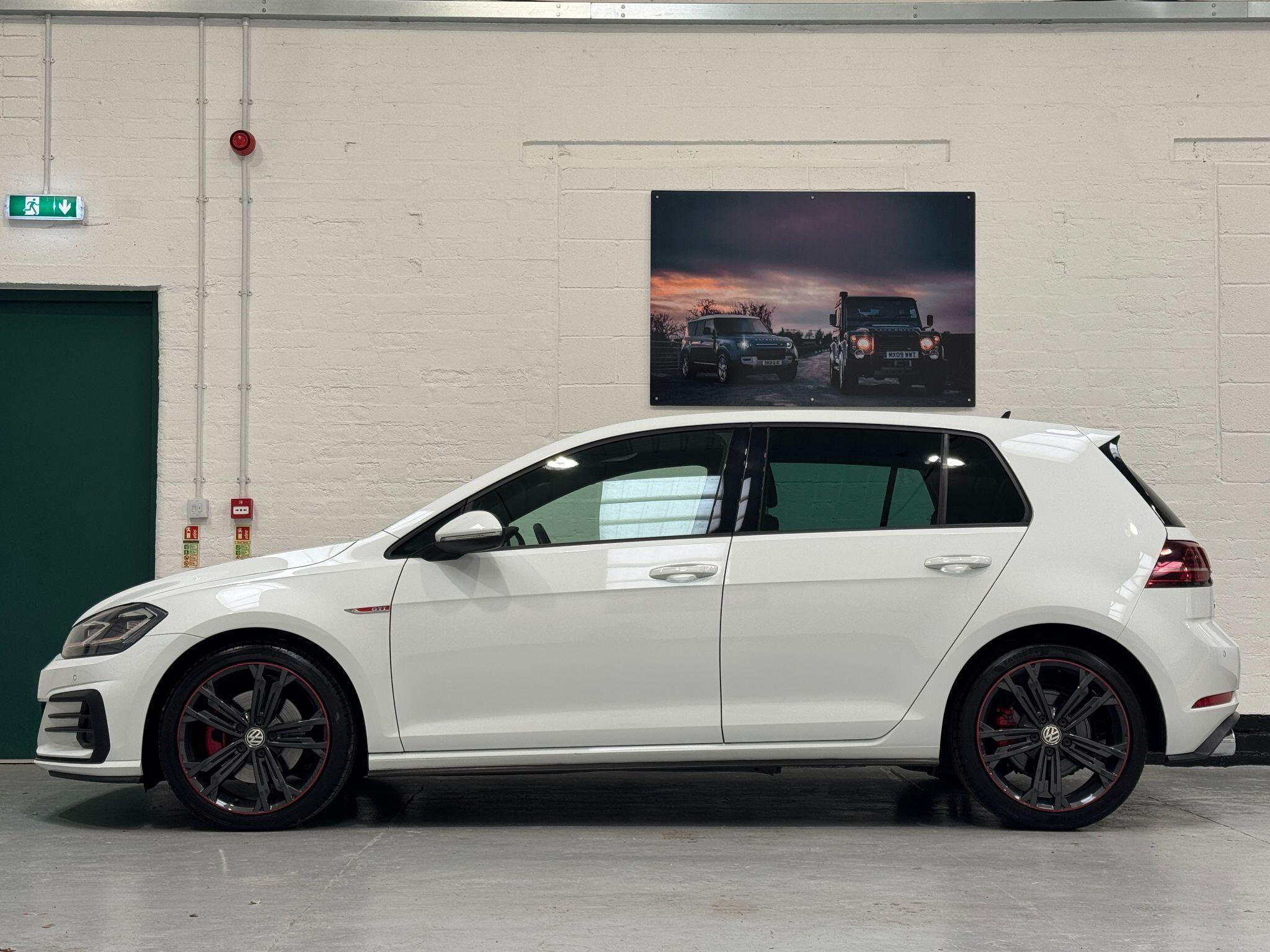 Volkswagen Golf - Image 10