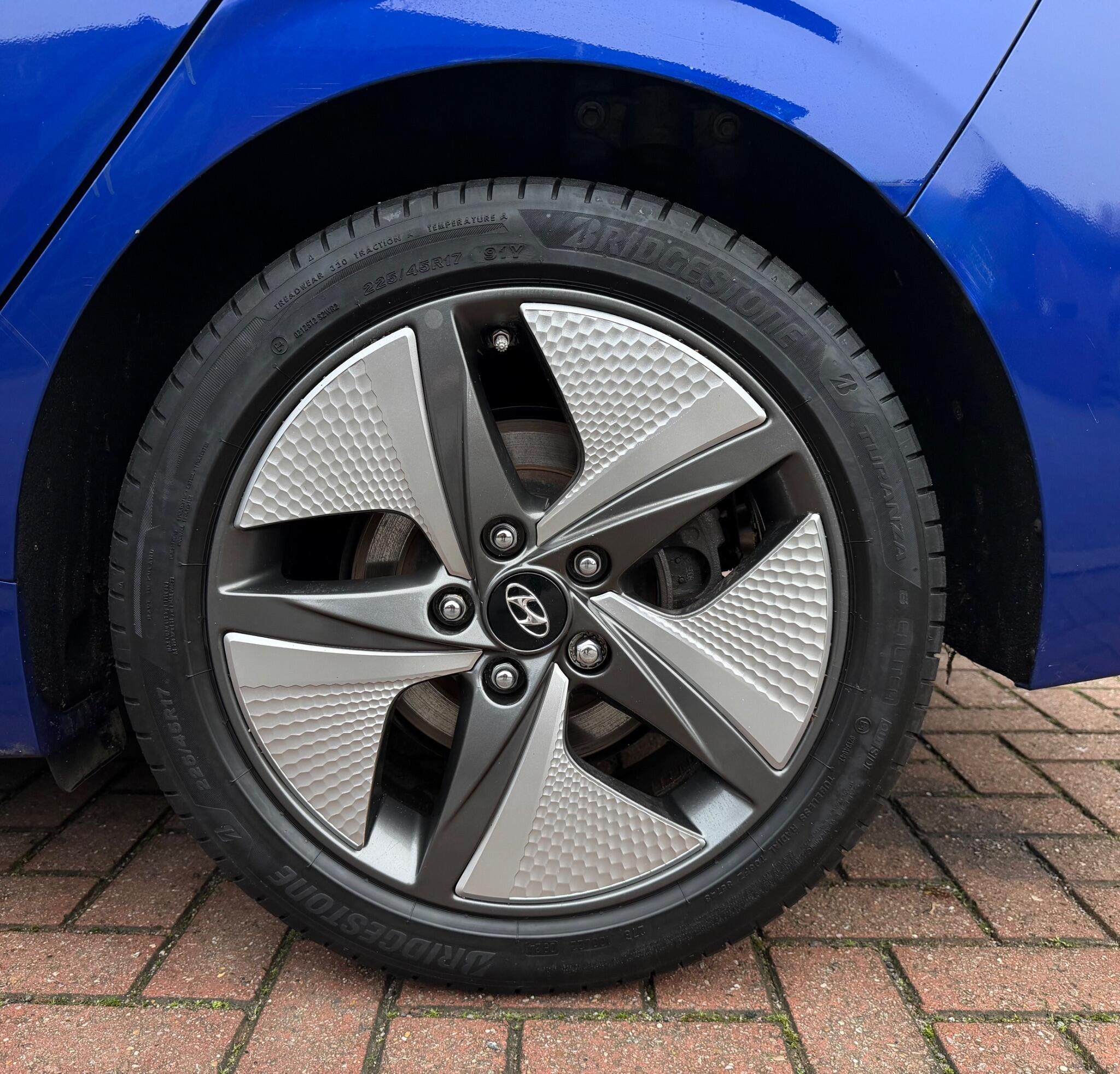 Hyundai Ioniq - Image 34