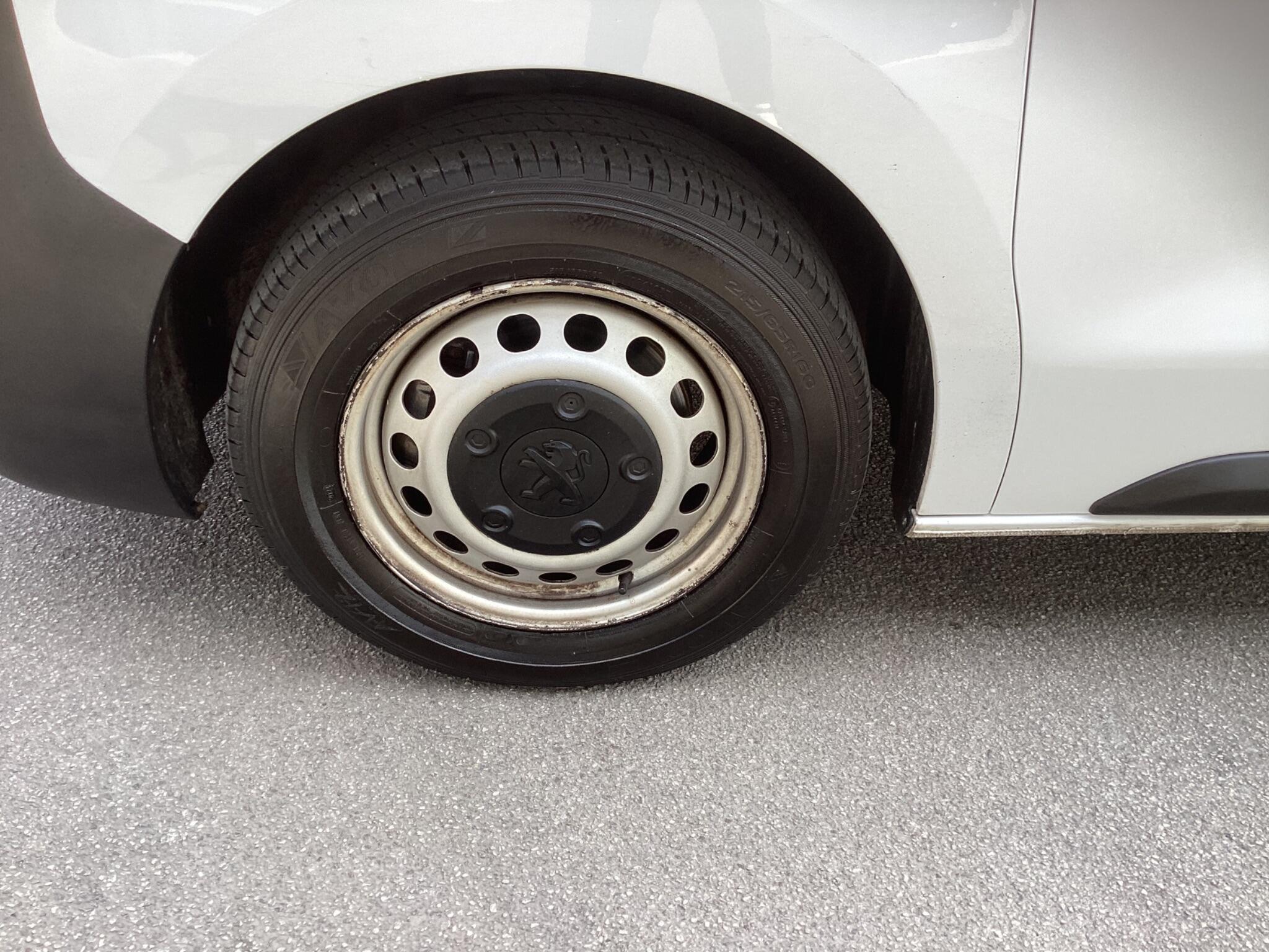 Peugeot Expert - Image 13