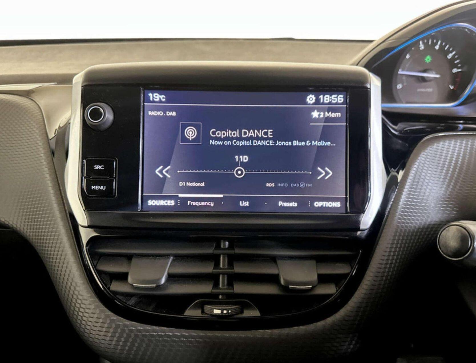 Peugeot 2008 - Image 11