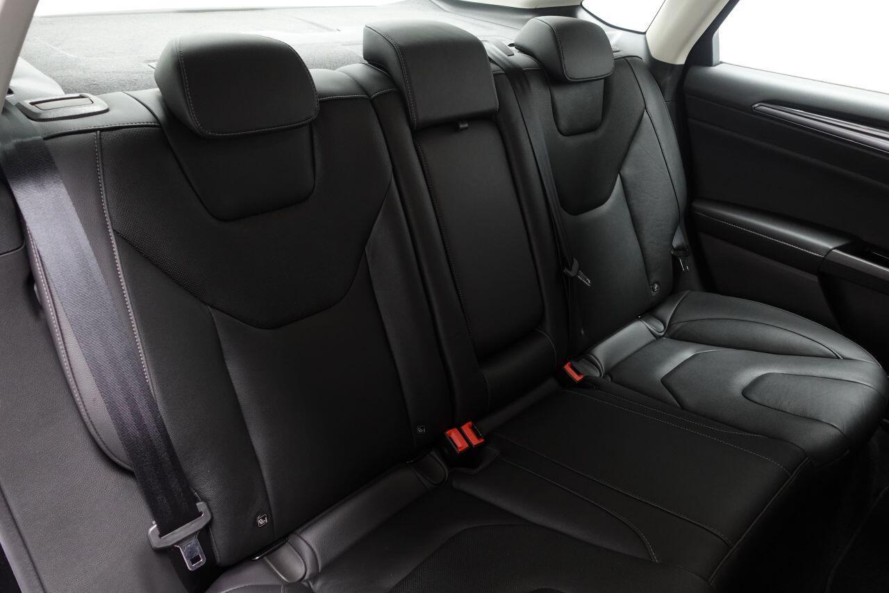 Ford Mondeo - Image 20