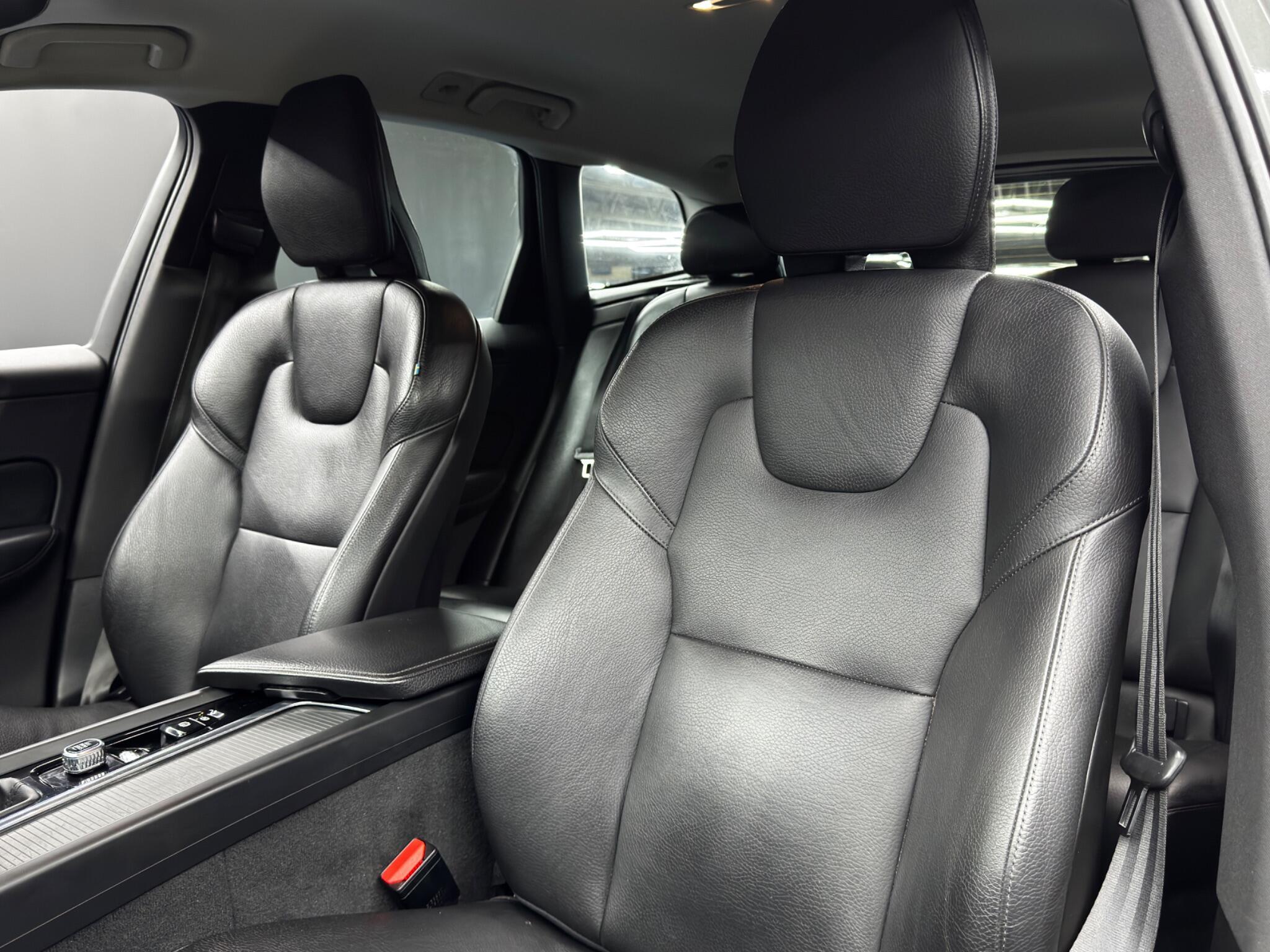 Volvo XC60 - Image 14