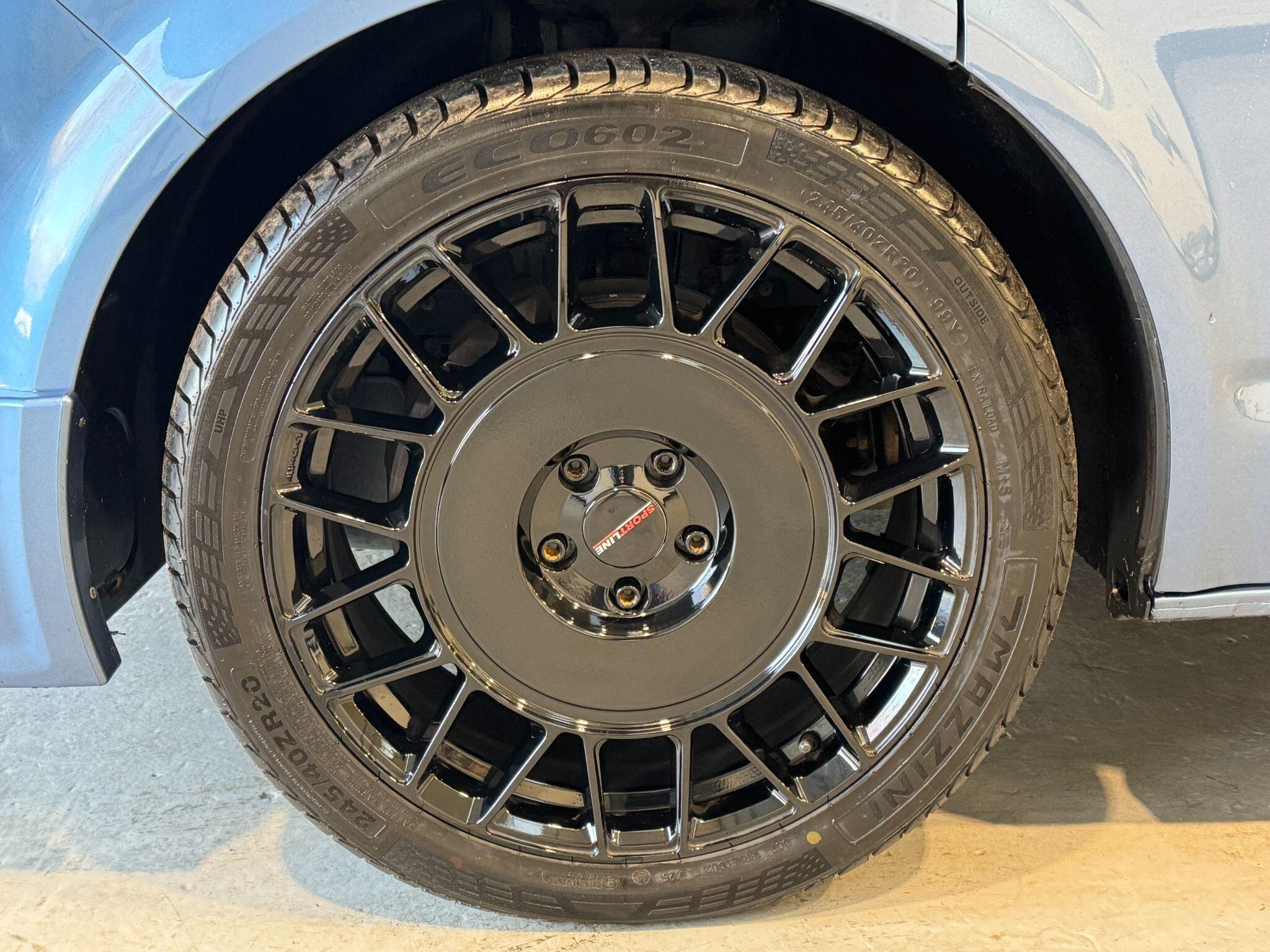 Volkswagen Transporter - Image 24