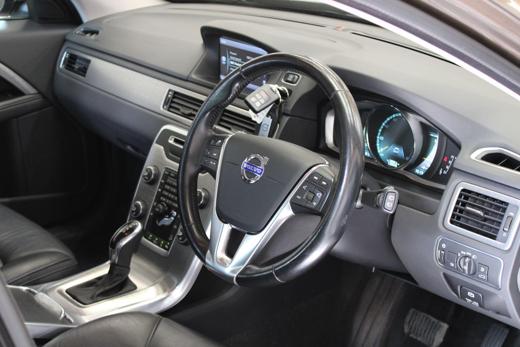 Volvo XC70 - Image 46