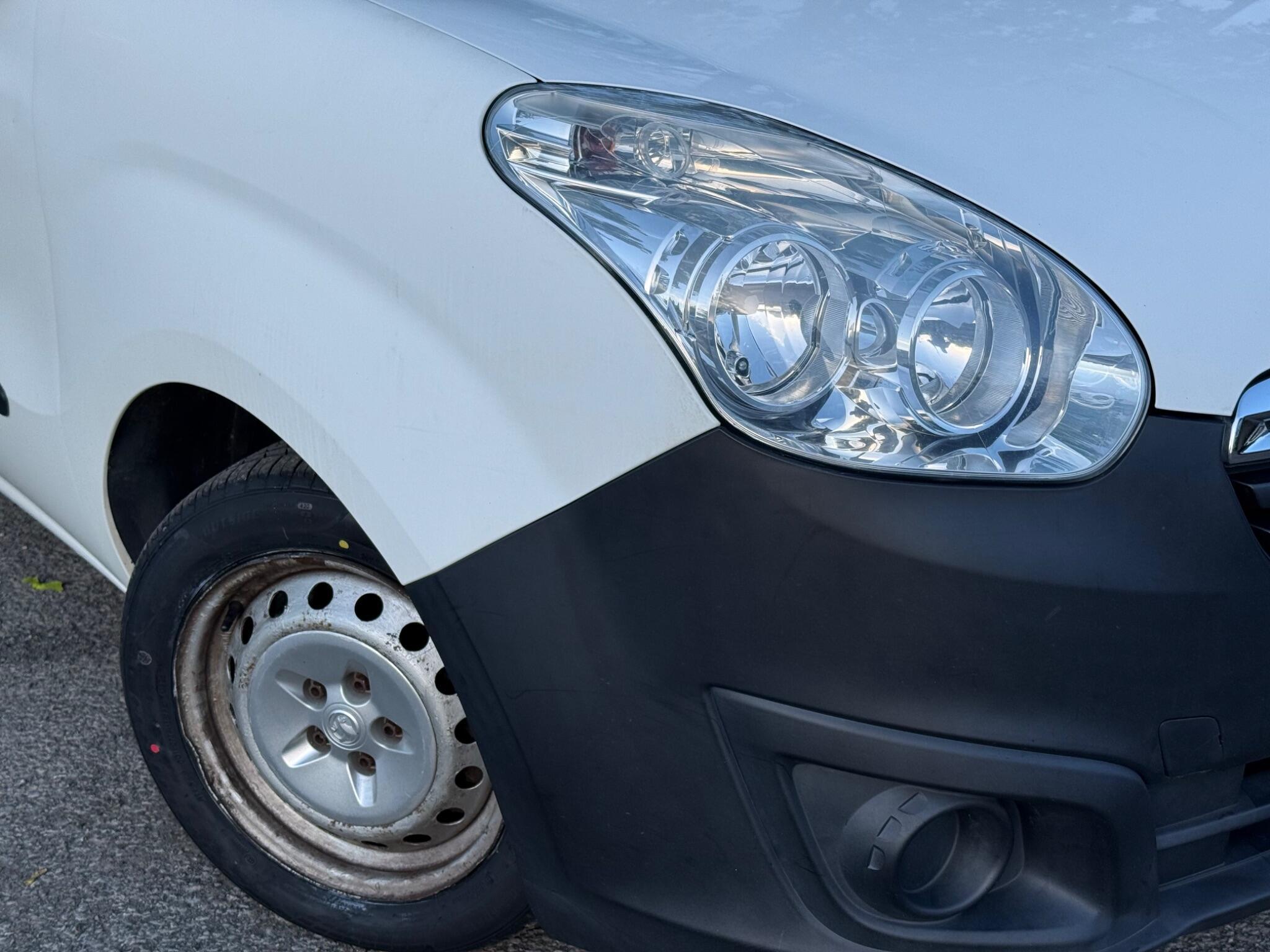 Vauxhall Combo - Image 12