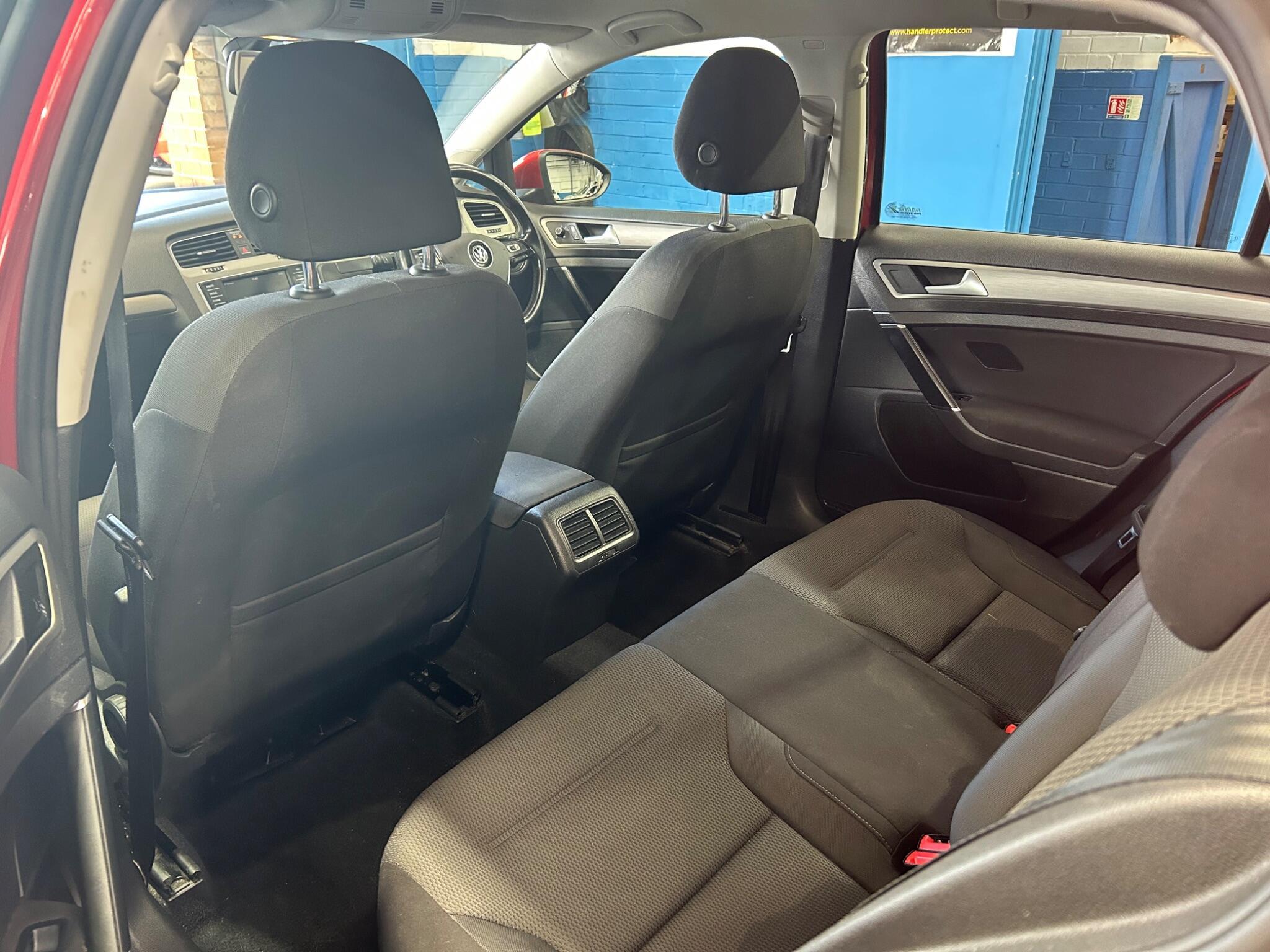 Volkswagen Golf - Image 14