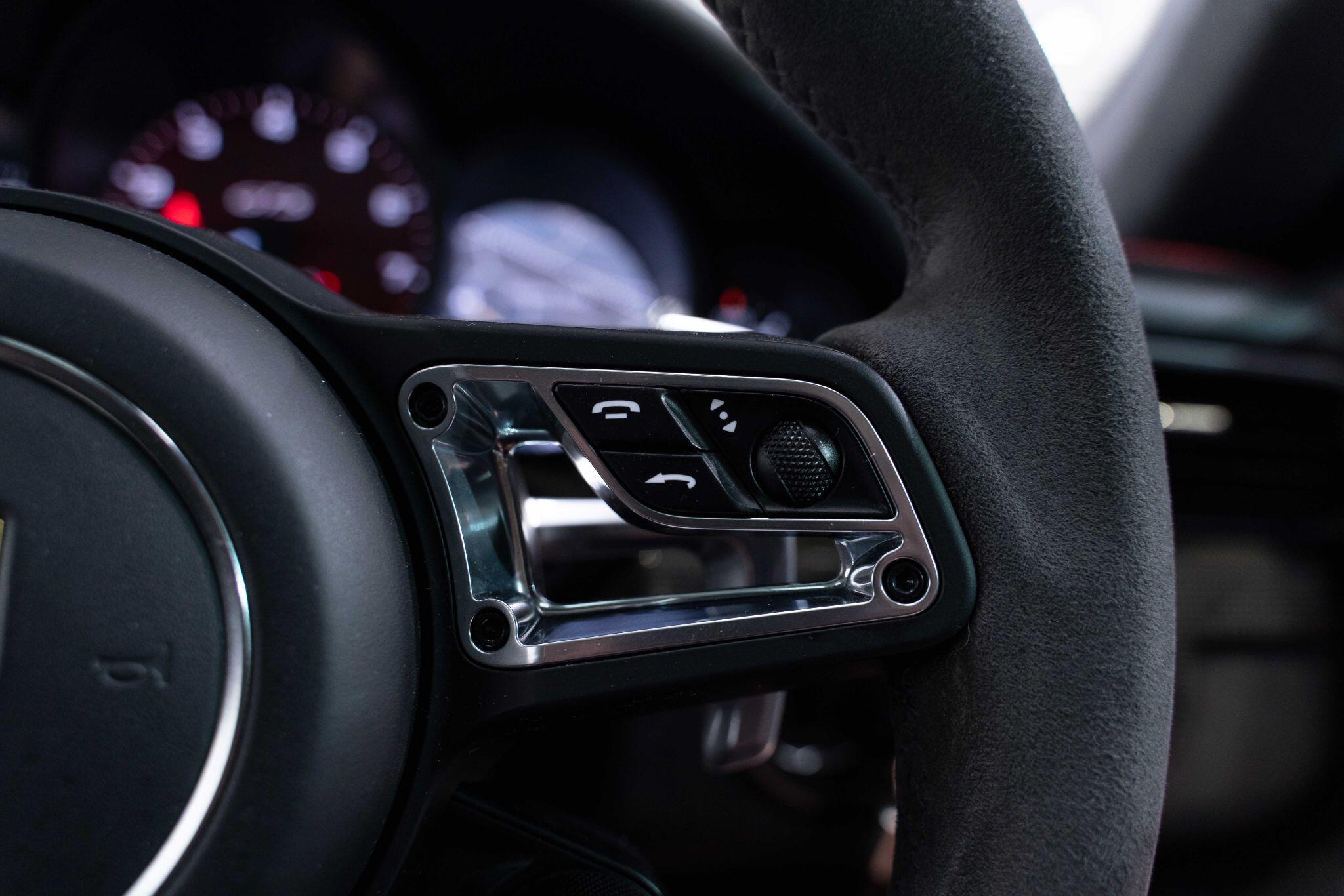 Porsche 911 - Image 17