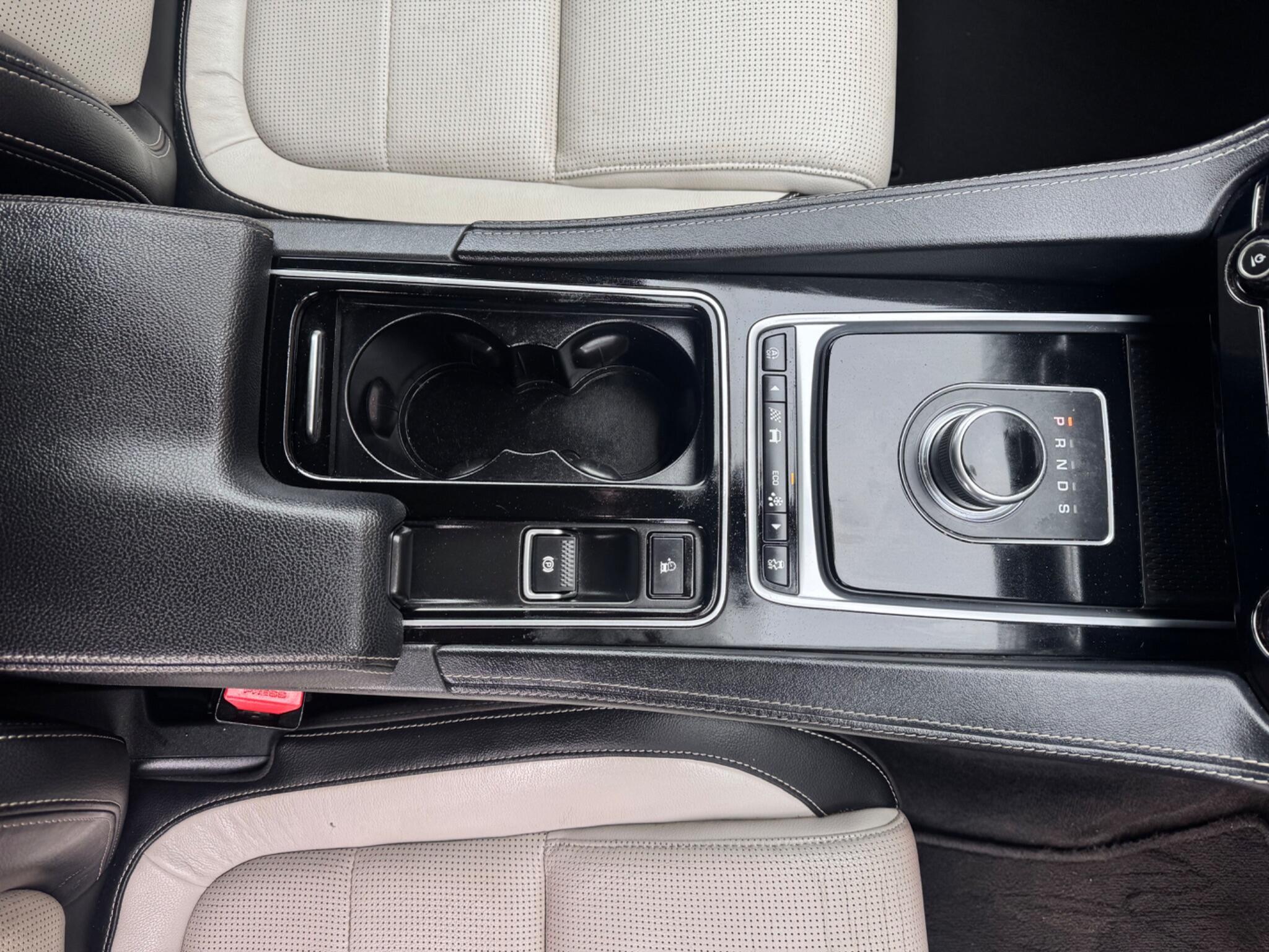 Jaguar F-Pace - Image 20