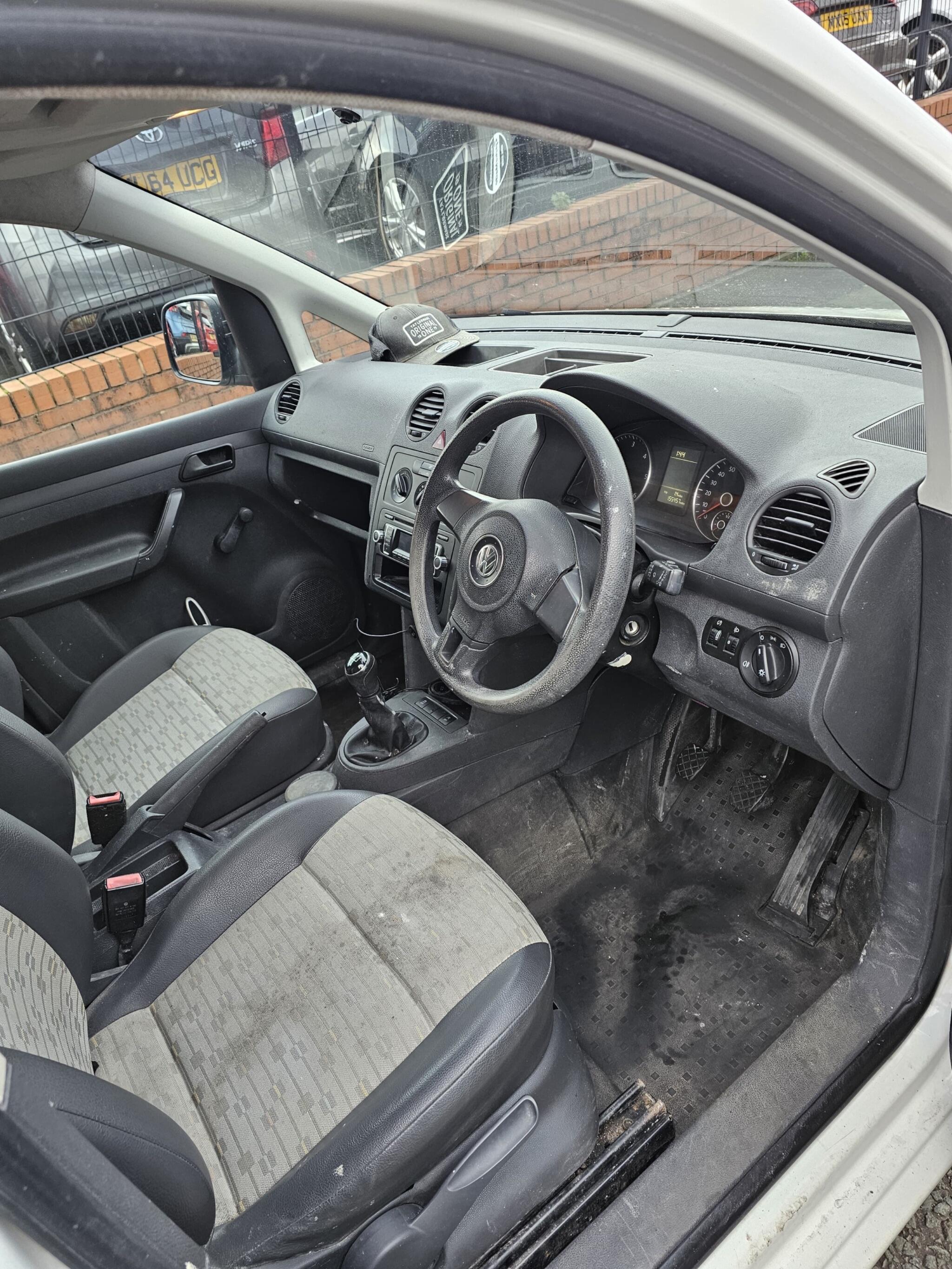 Volkswagen Caddy - Image 9