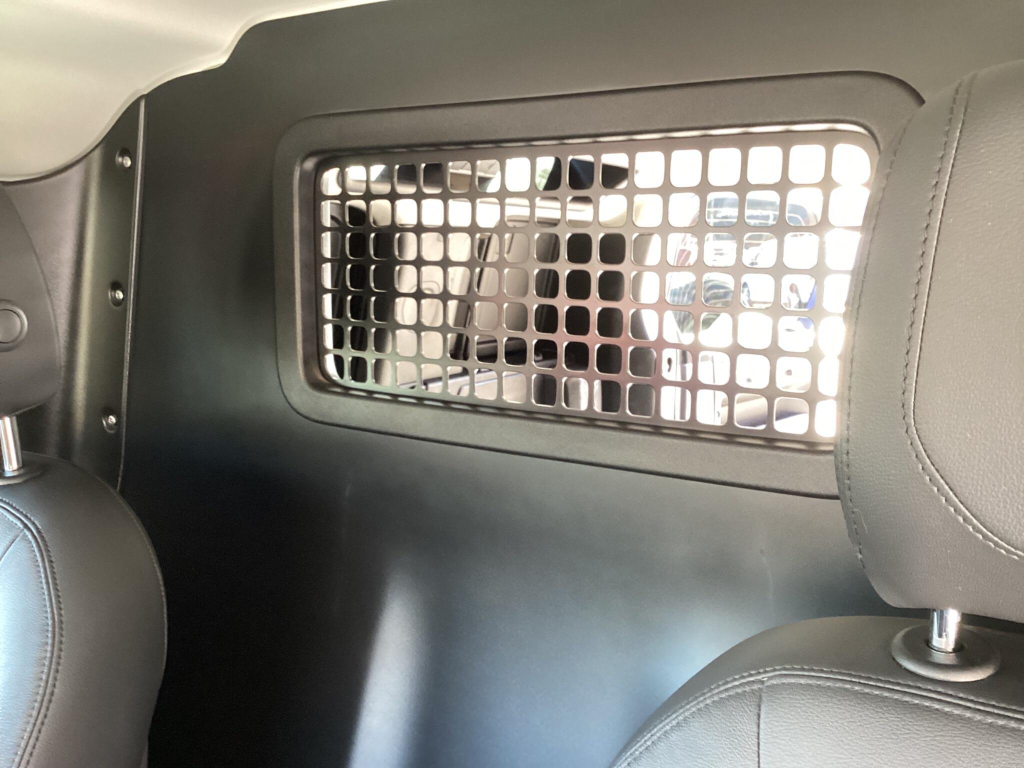 Land Rover Defender 110 - Image 16