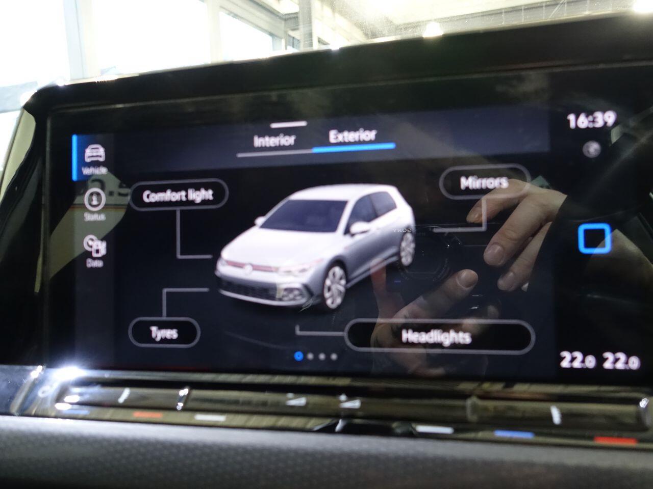 Volkswagen Golf - Image 35