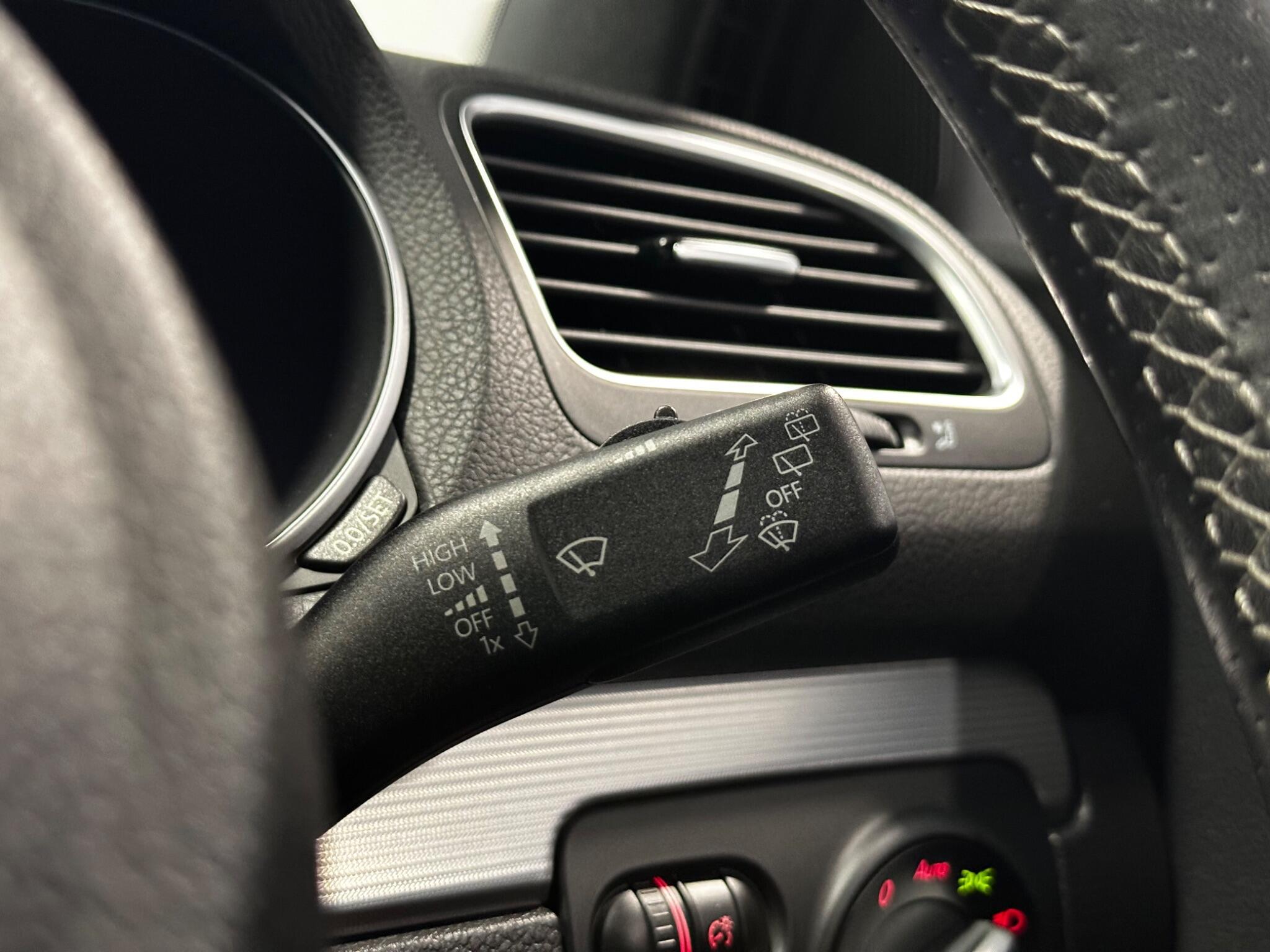 Volkswagen Golf - Image 31