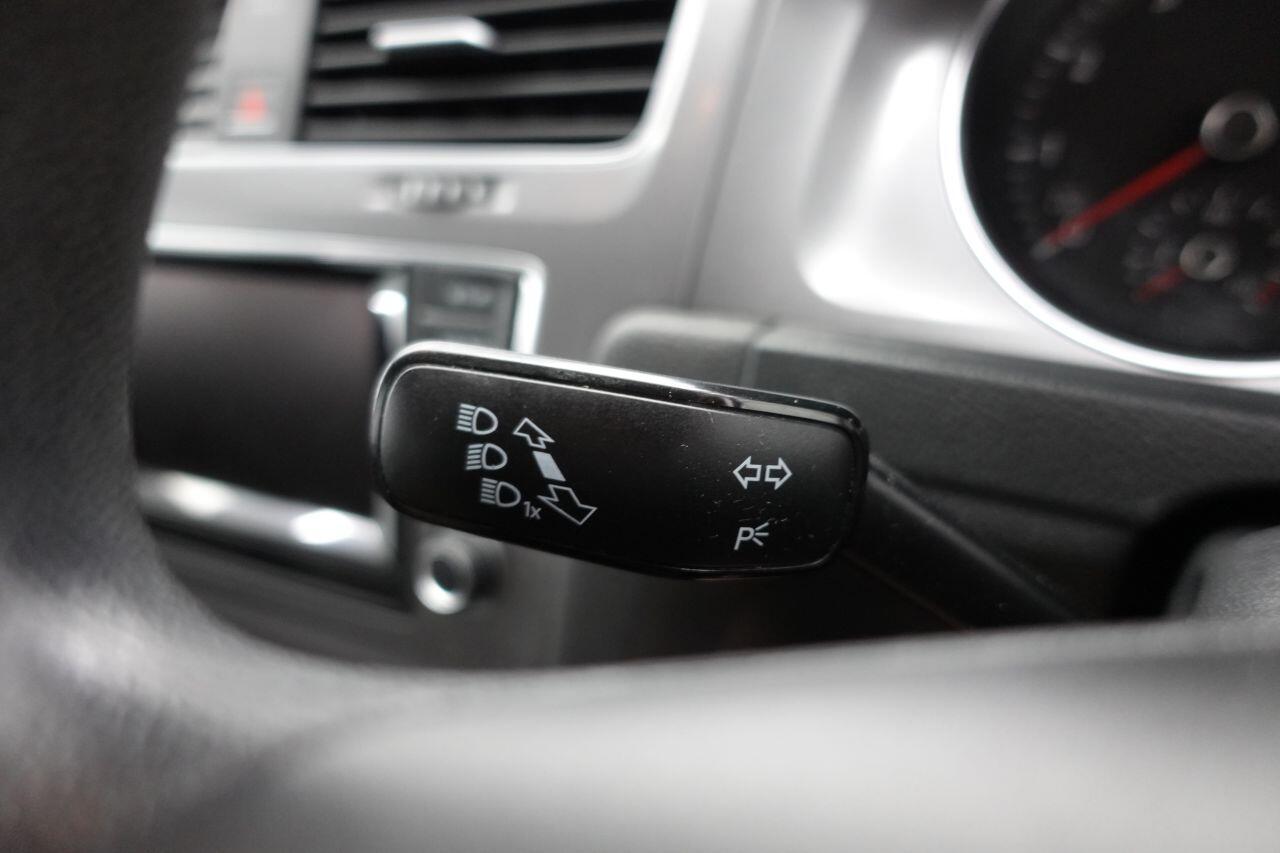 Volkswagen Golf - Image 18