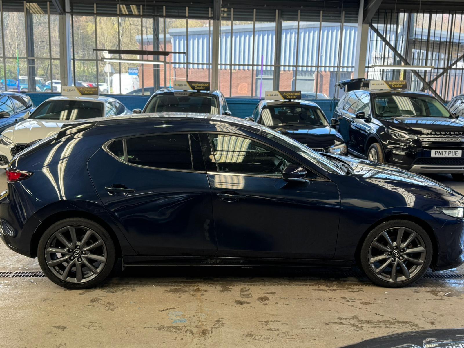 Mazda MAZDA3 - Image 14