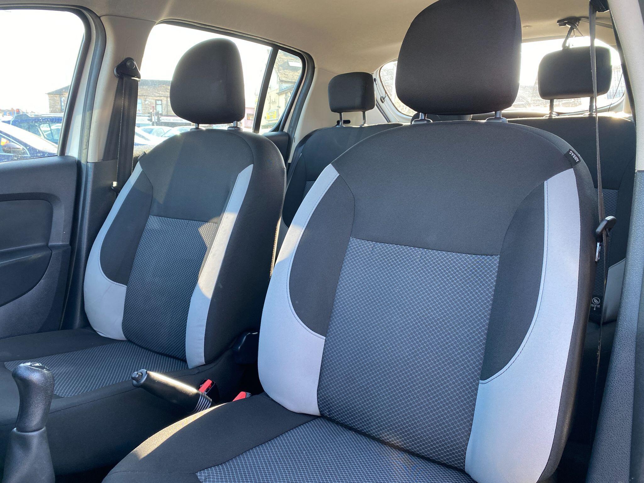 Dacia Sandero - Image 4