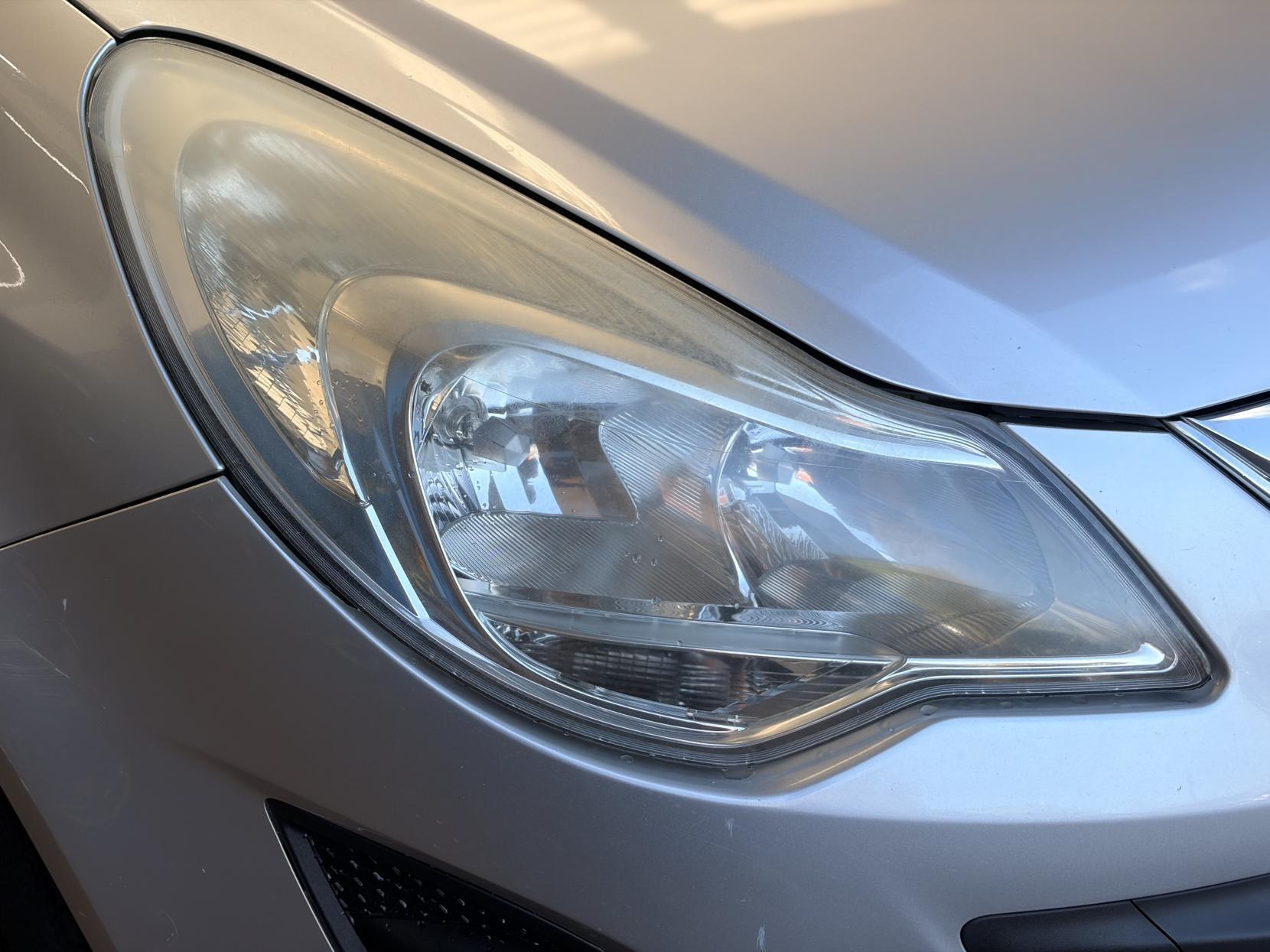 Vauxhall Corsa - Image 9