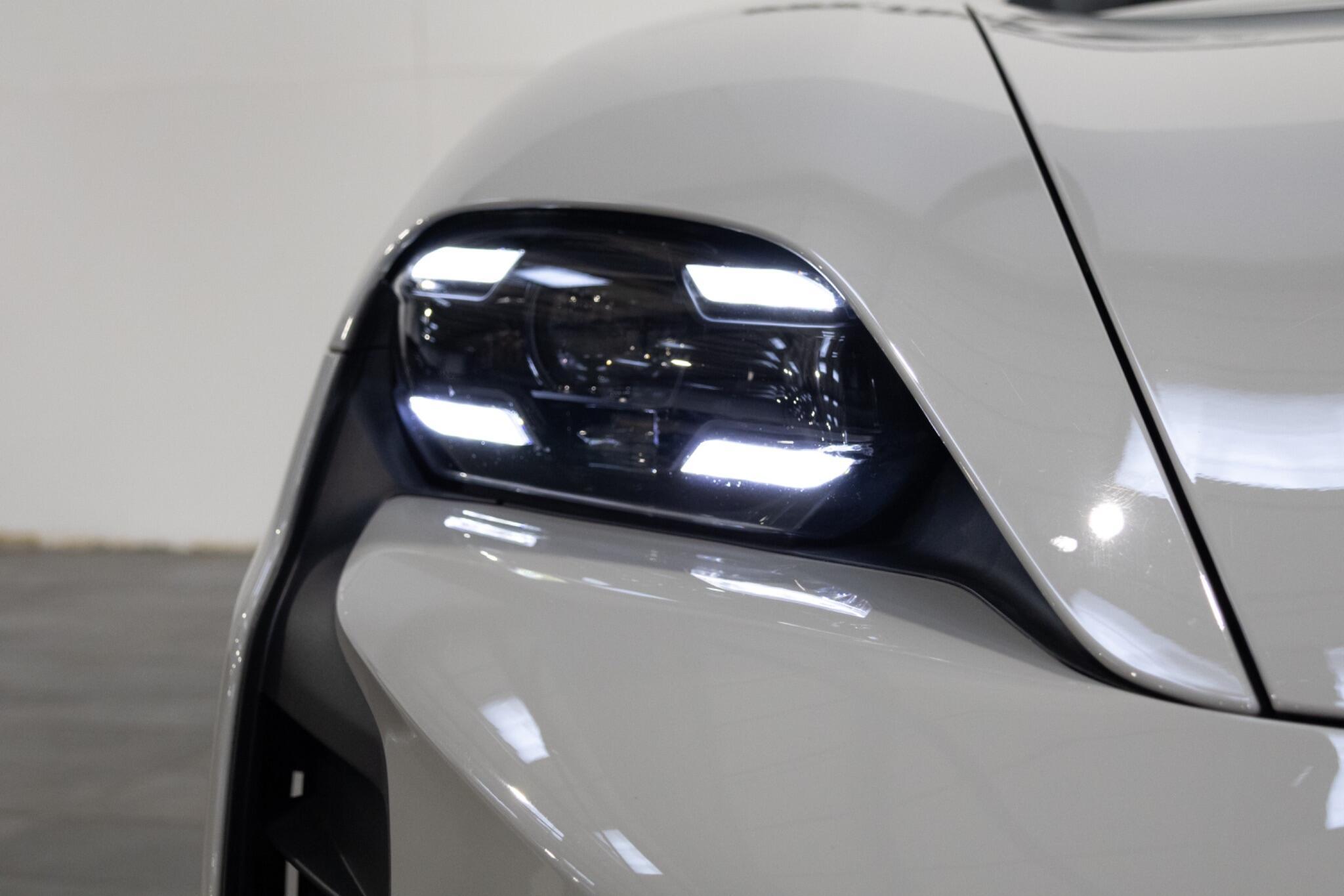 Porsche Taycan - Image 49