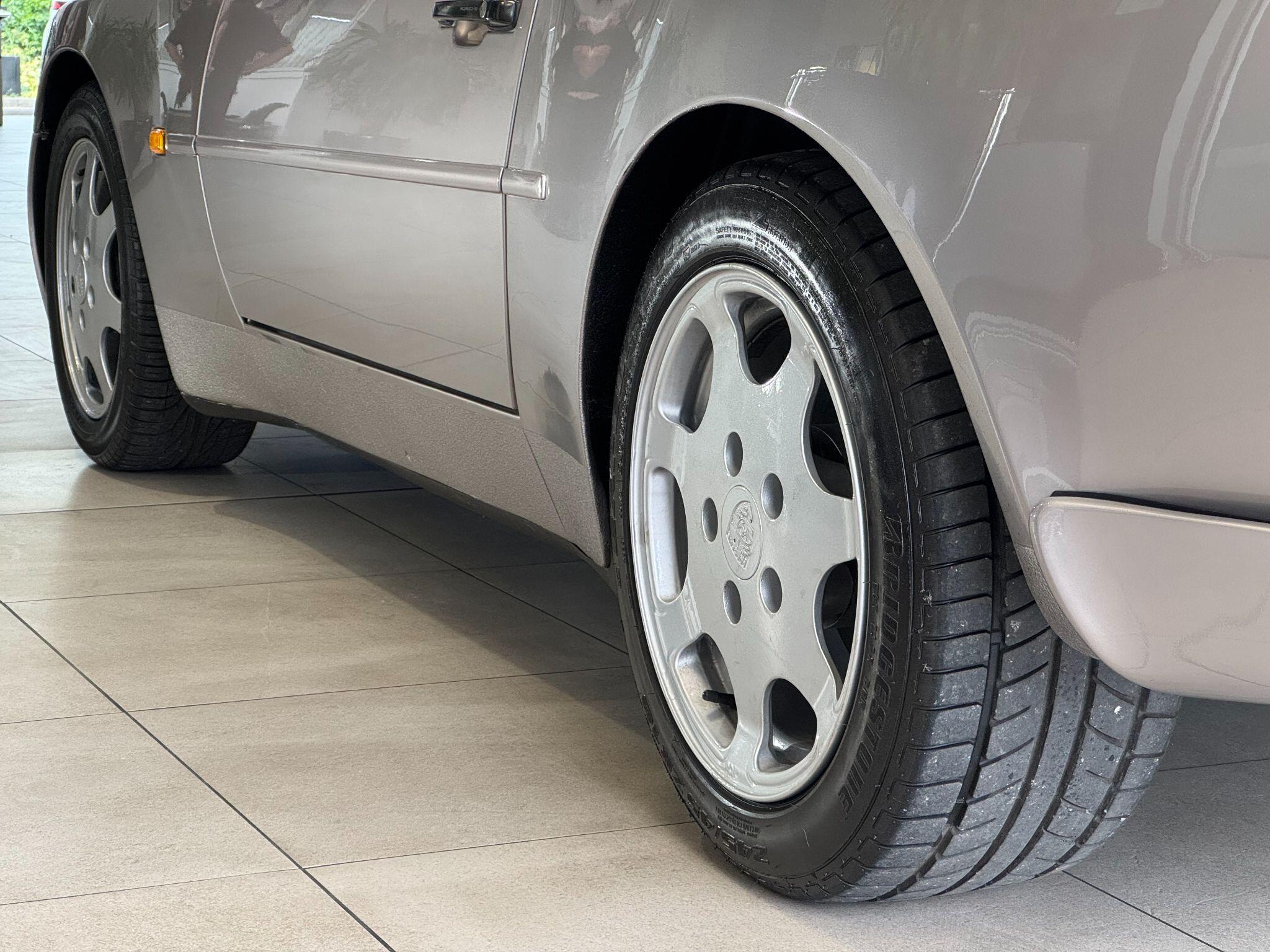 Porsche 944 - Image 20