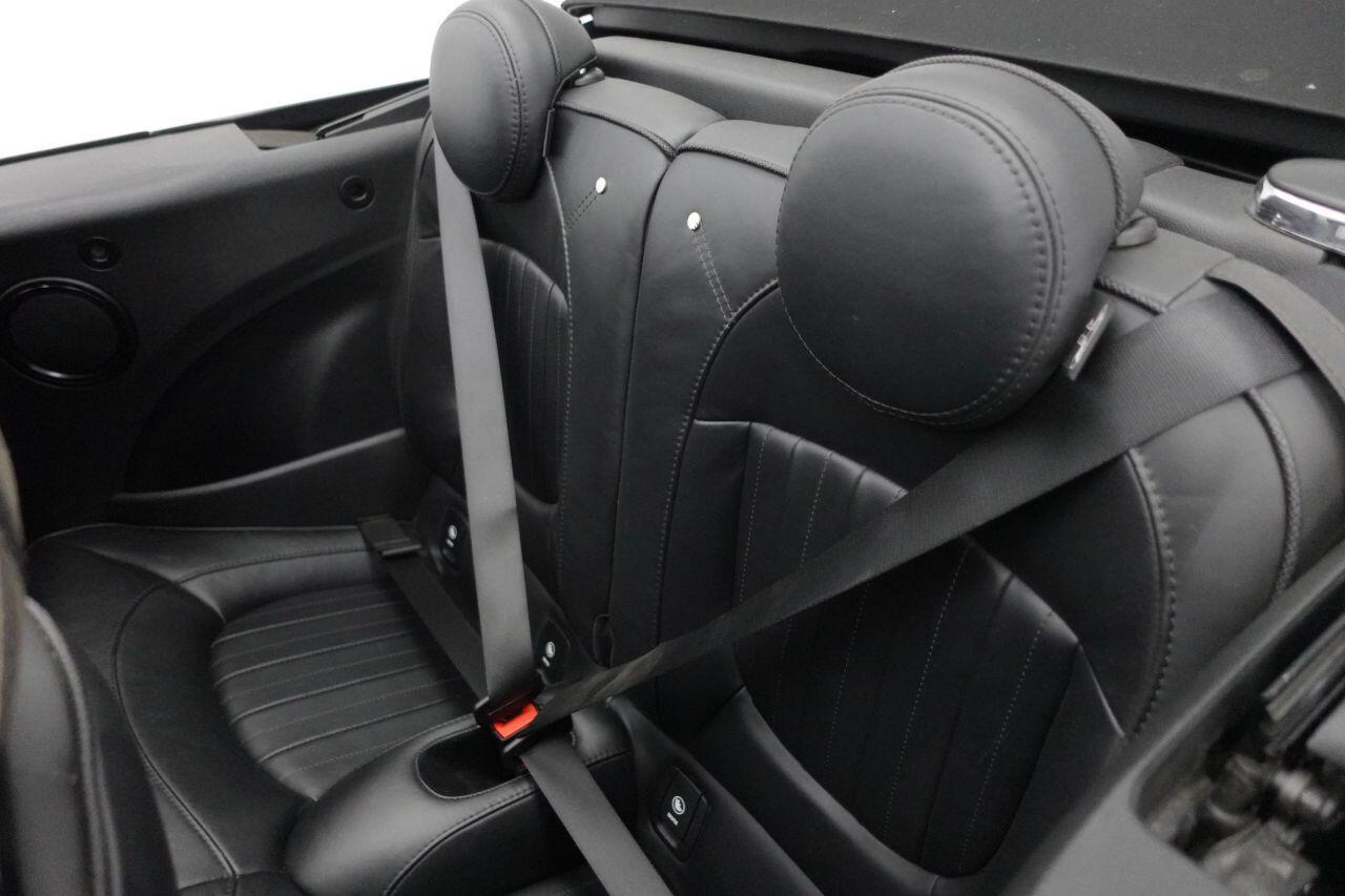 MINI Convertible - Image 15