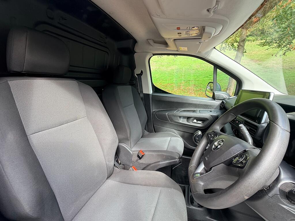 Vauxhall Combo - Image 12