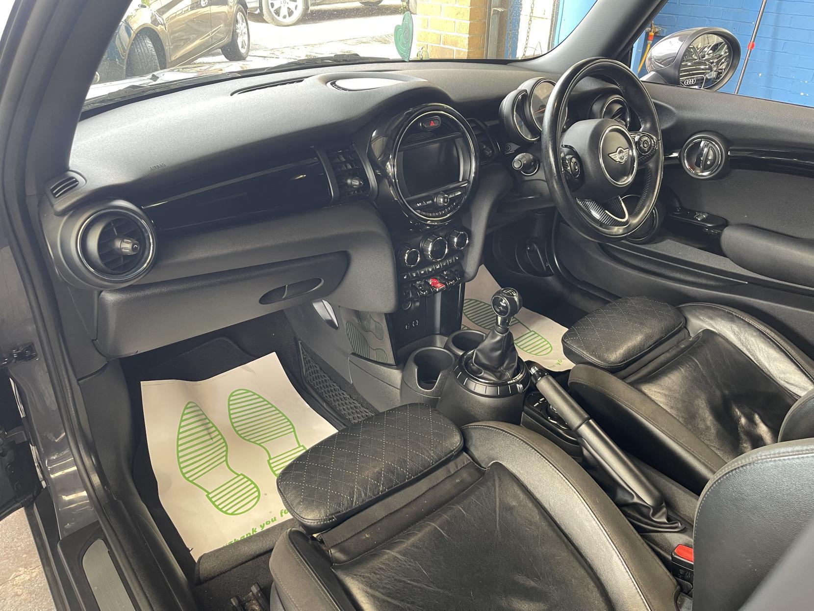 MINI Hatch - Image 19