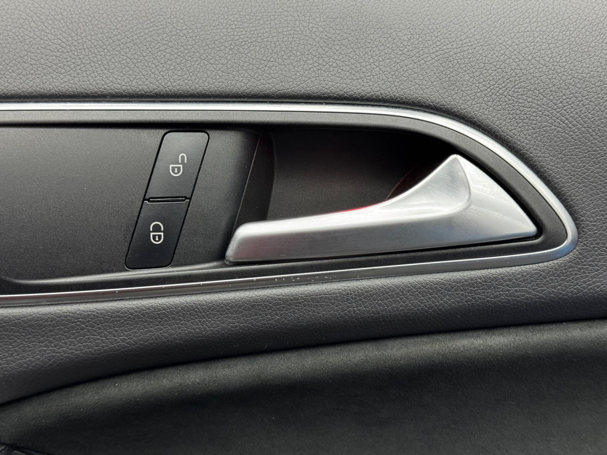 Mercedes GLA - Image 41