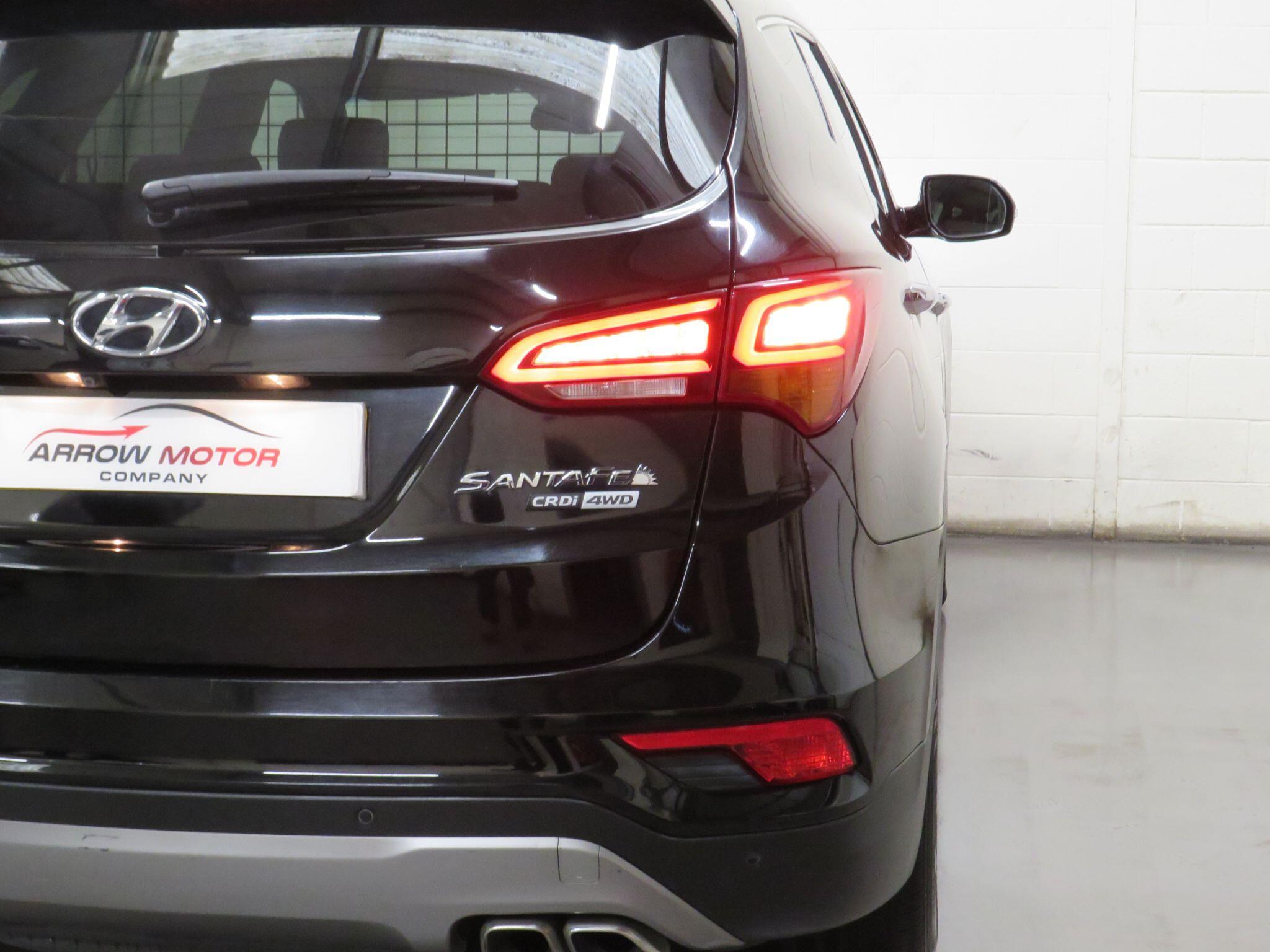 Hyundai Santa Fe - Image 12