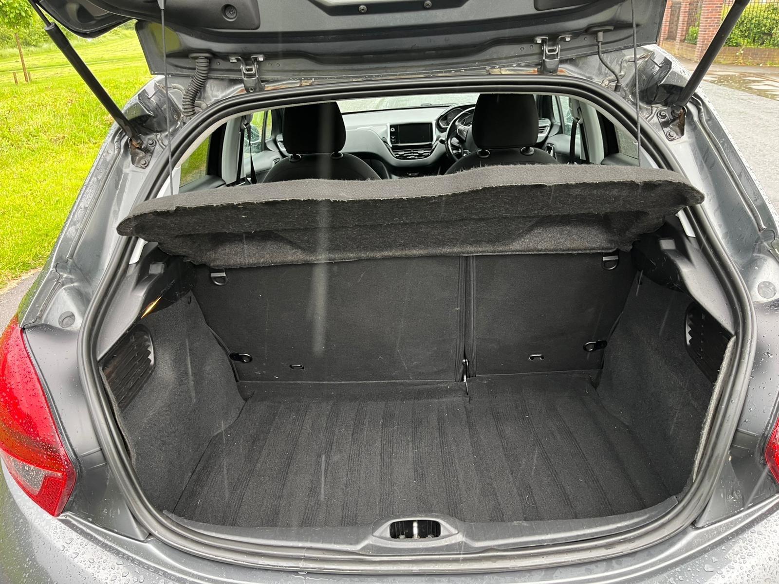Peugeot 208 - Image 12