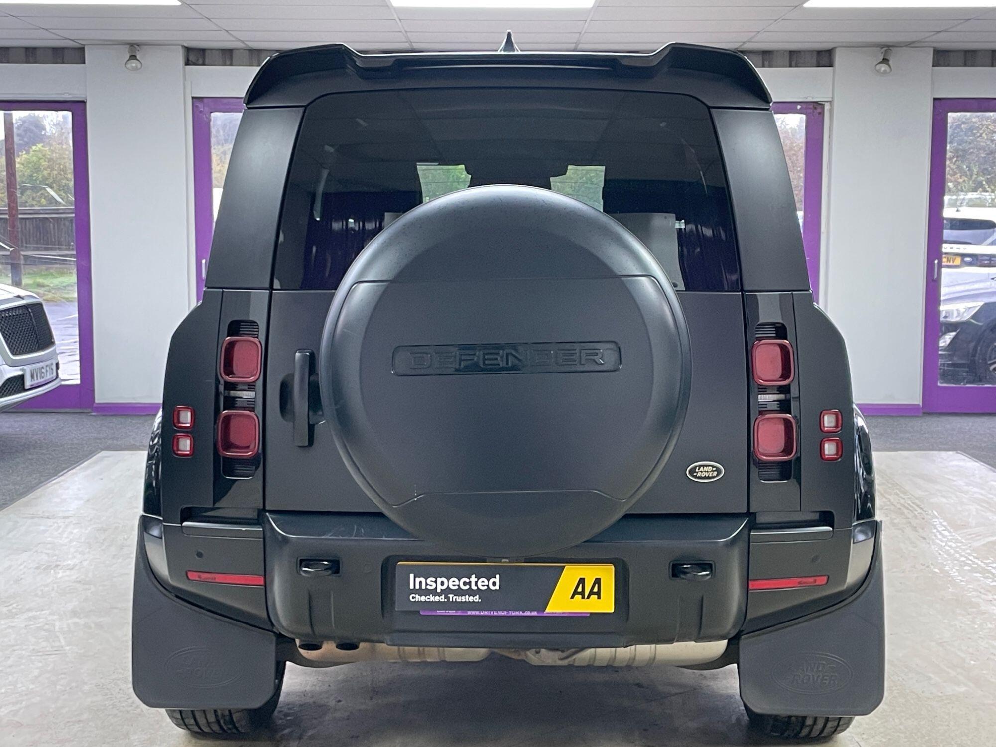 Land Rover Defender - Image 9