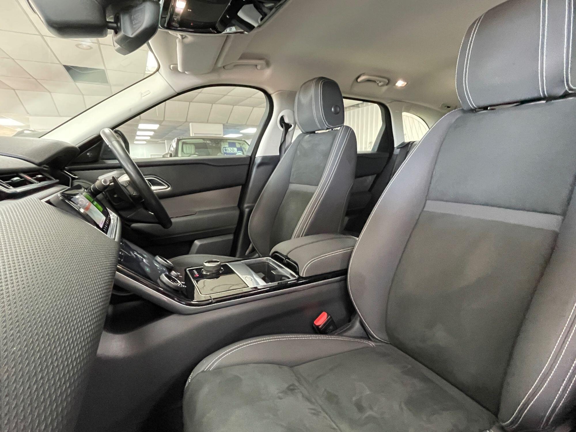 Land Rover Range Rover Velar - Image 32