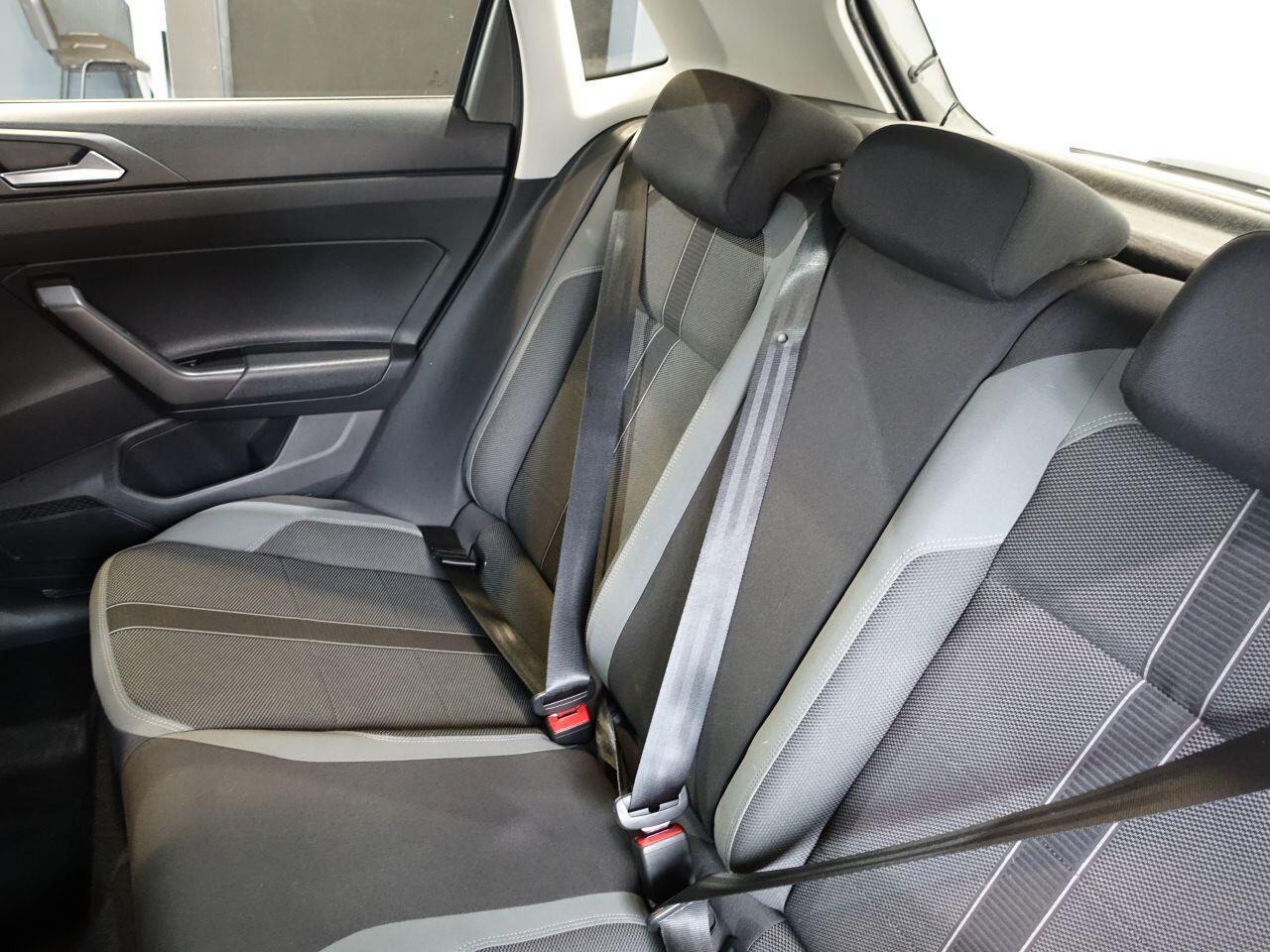 Volkswagen Polo - Image 22