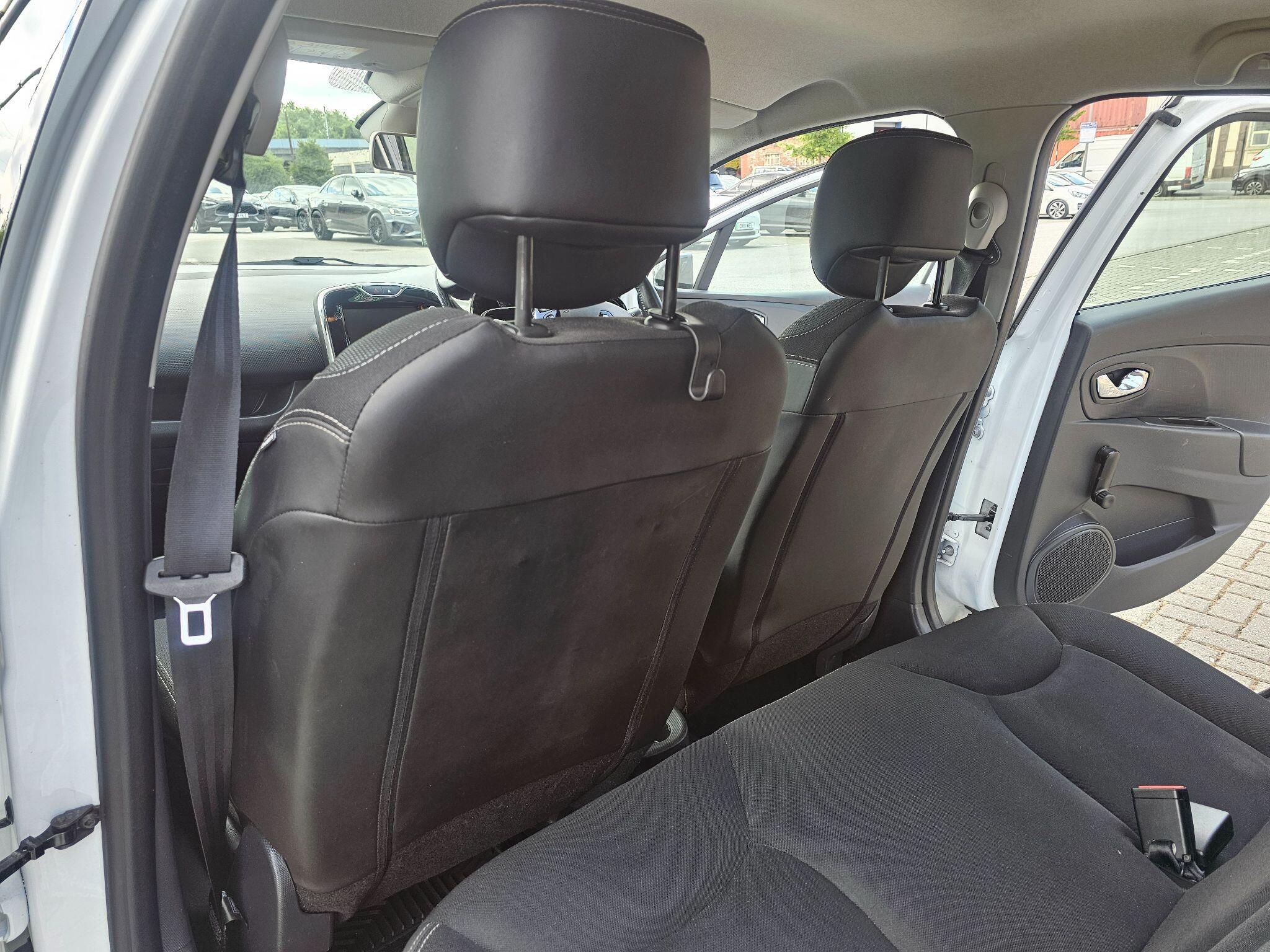 Renault Clio - Image 15