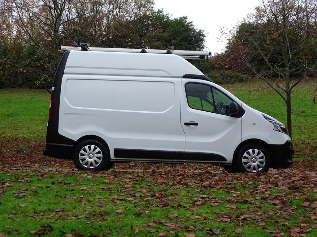 Renault Trafic - Image 10