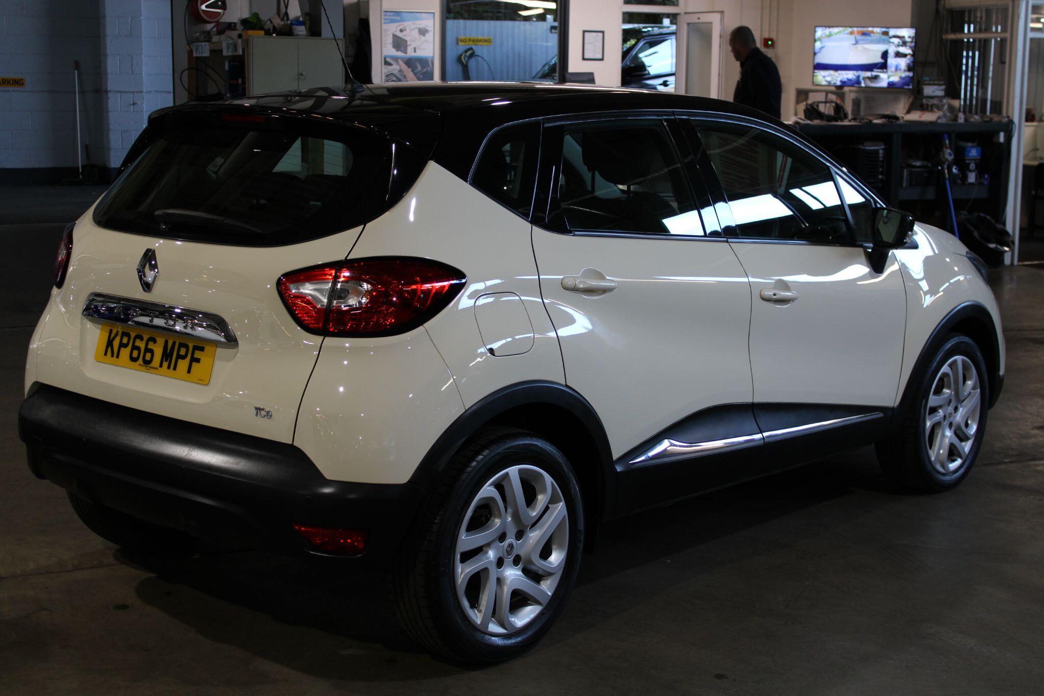 Renault Captur - Image 10