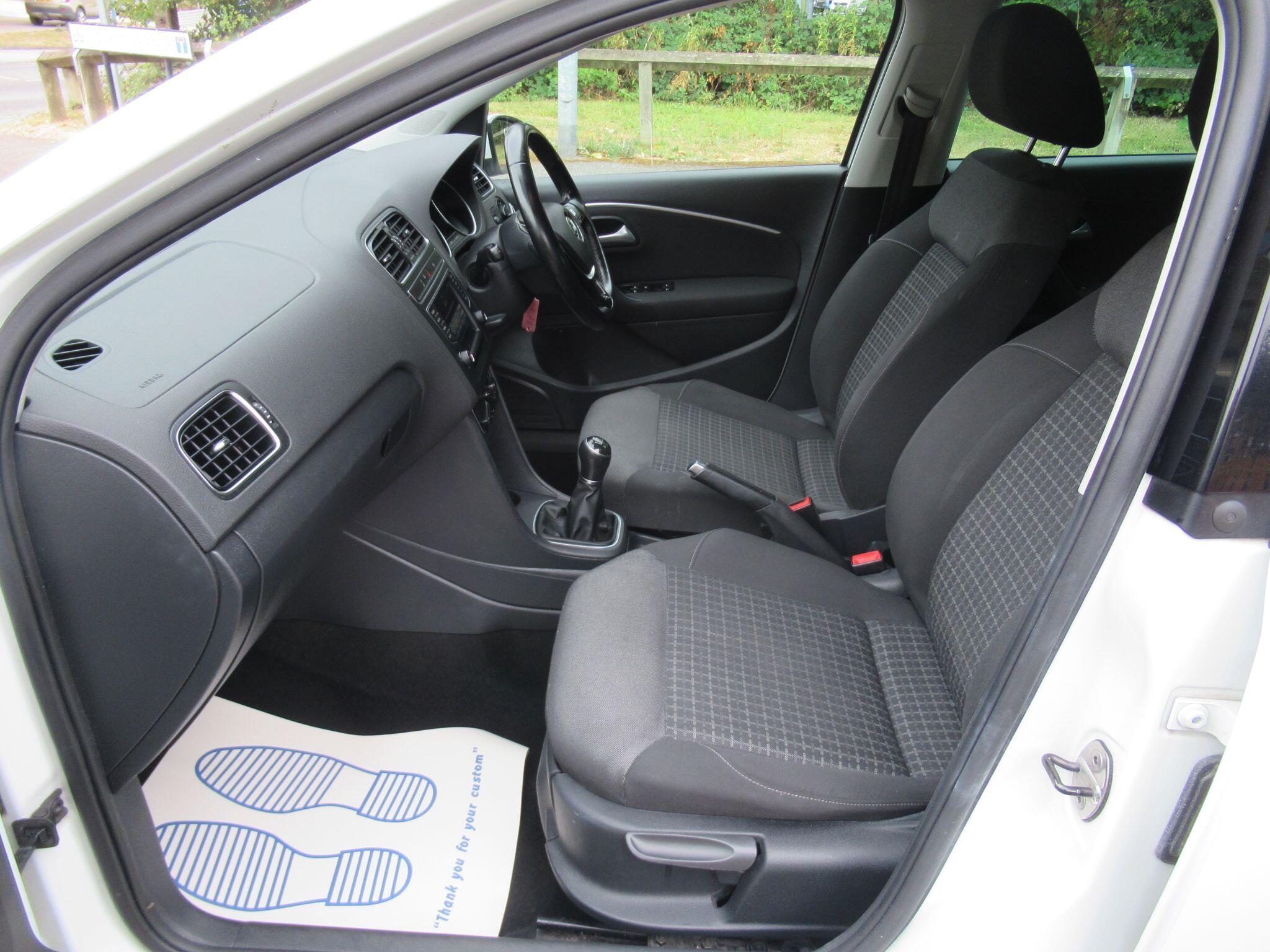 Volkswagen Polo - Image 11