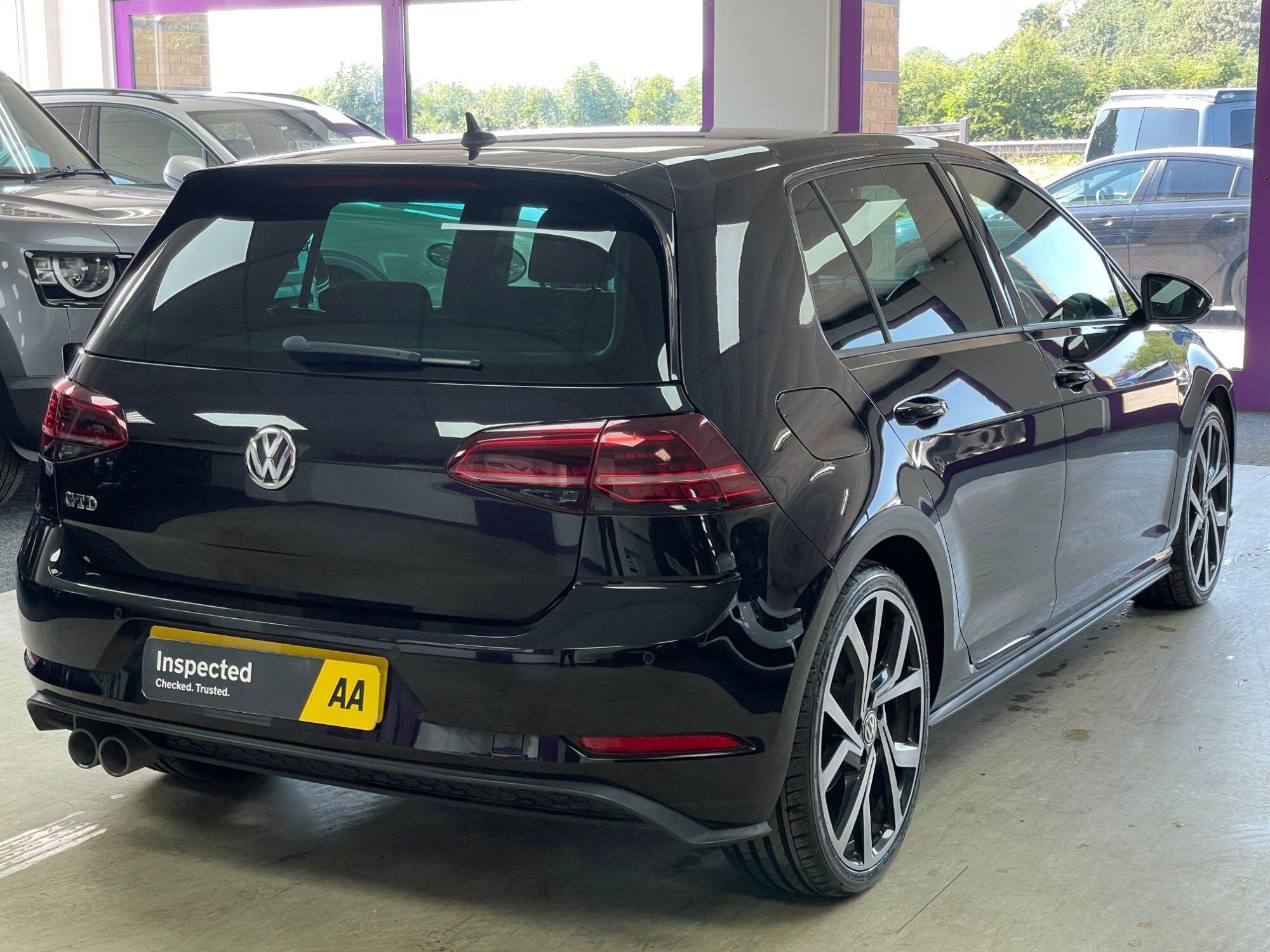 Volkswagen Golf - Image 9