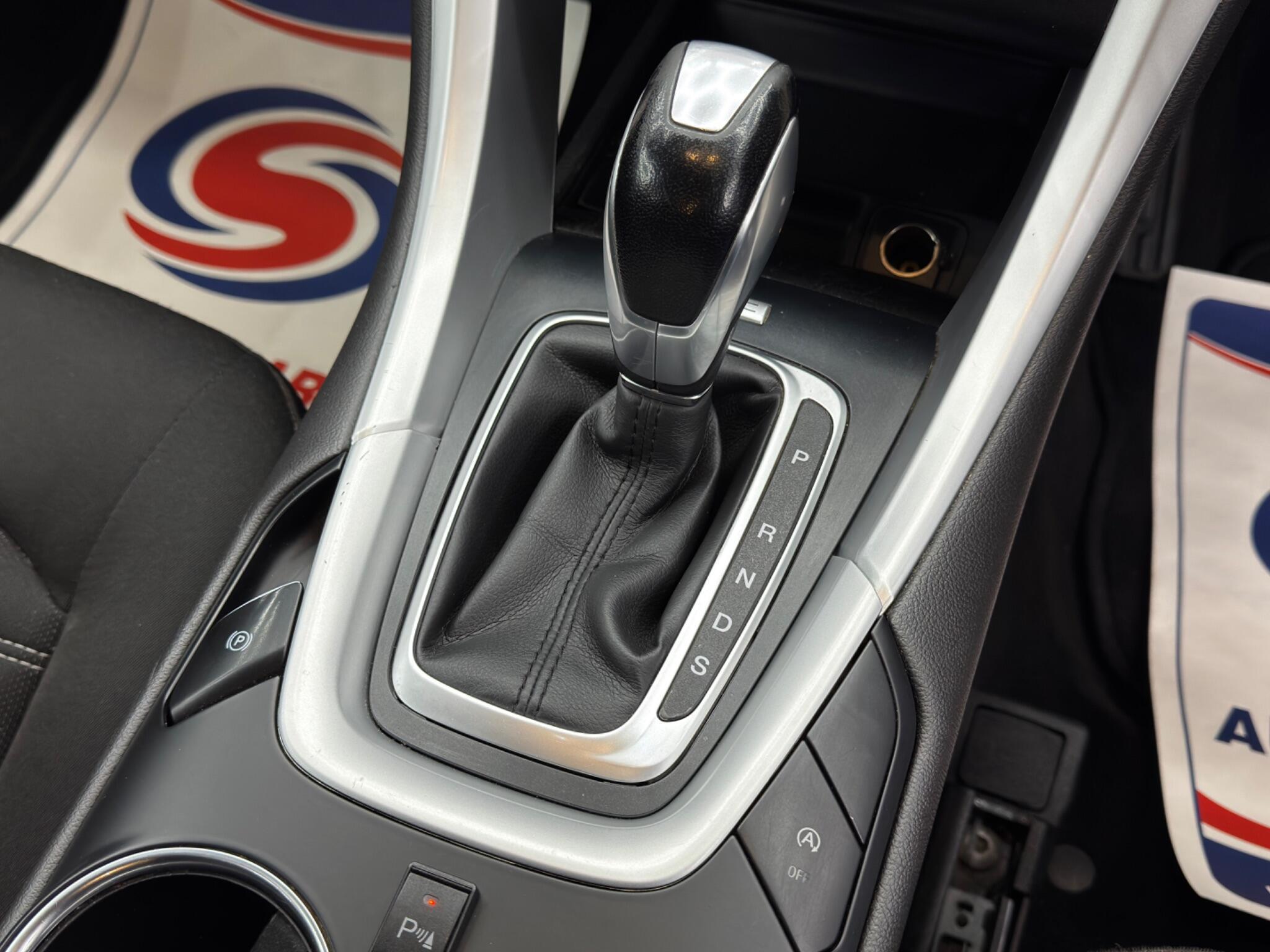 Ford Mondeo - Image 25