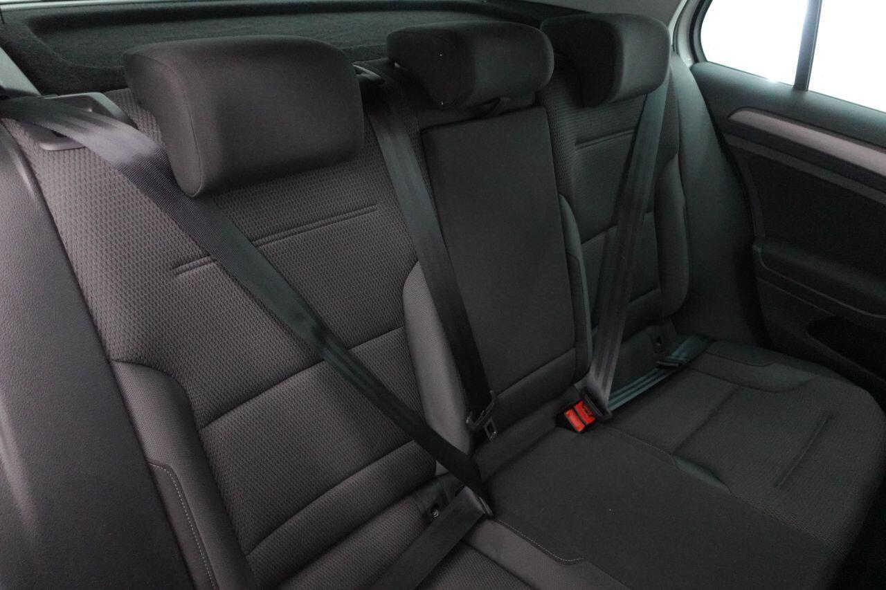 Volkswagen Golf - Image 17